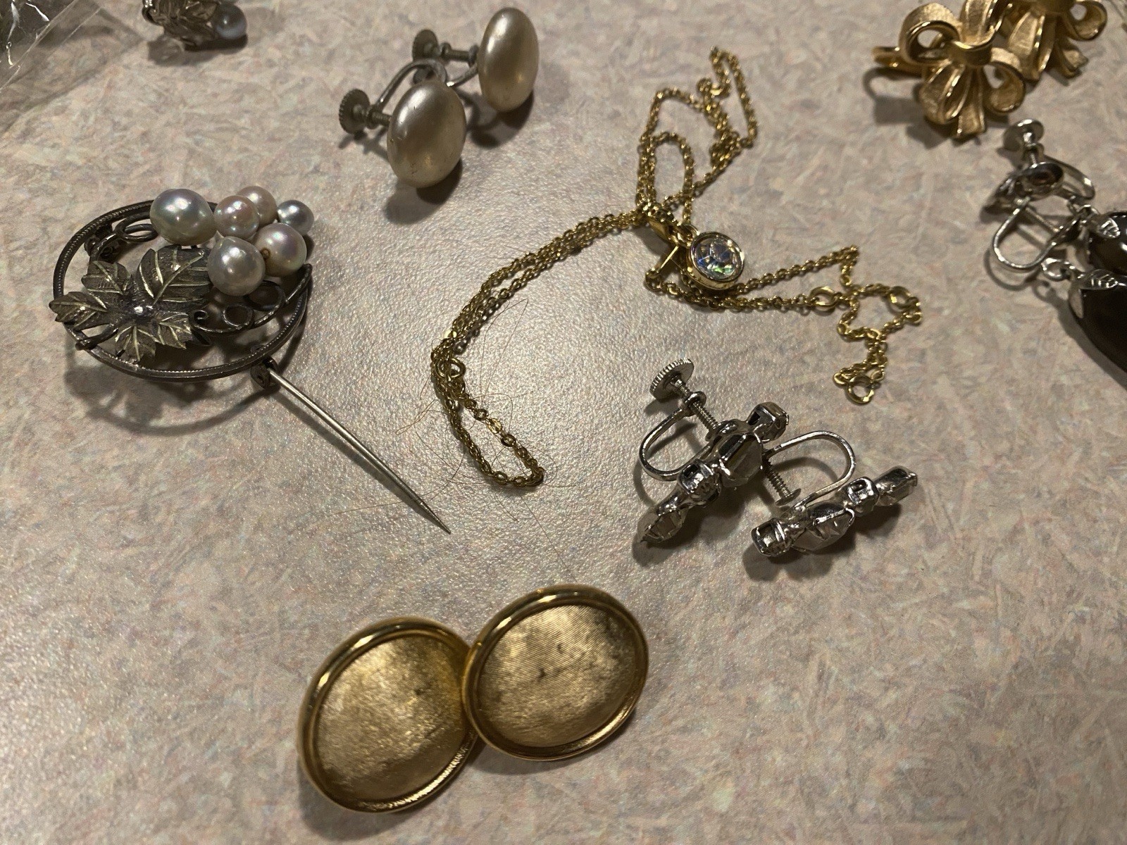 Vintage Lot Of 6 Screw Back Earrings 1930’s 1950’s 1 Bracelet 2 Necklaces 2 Pins