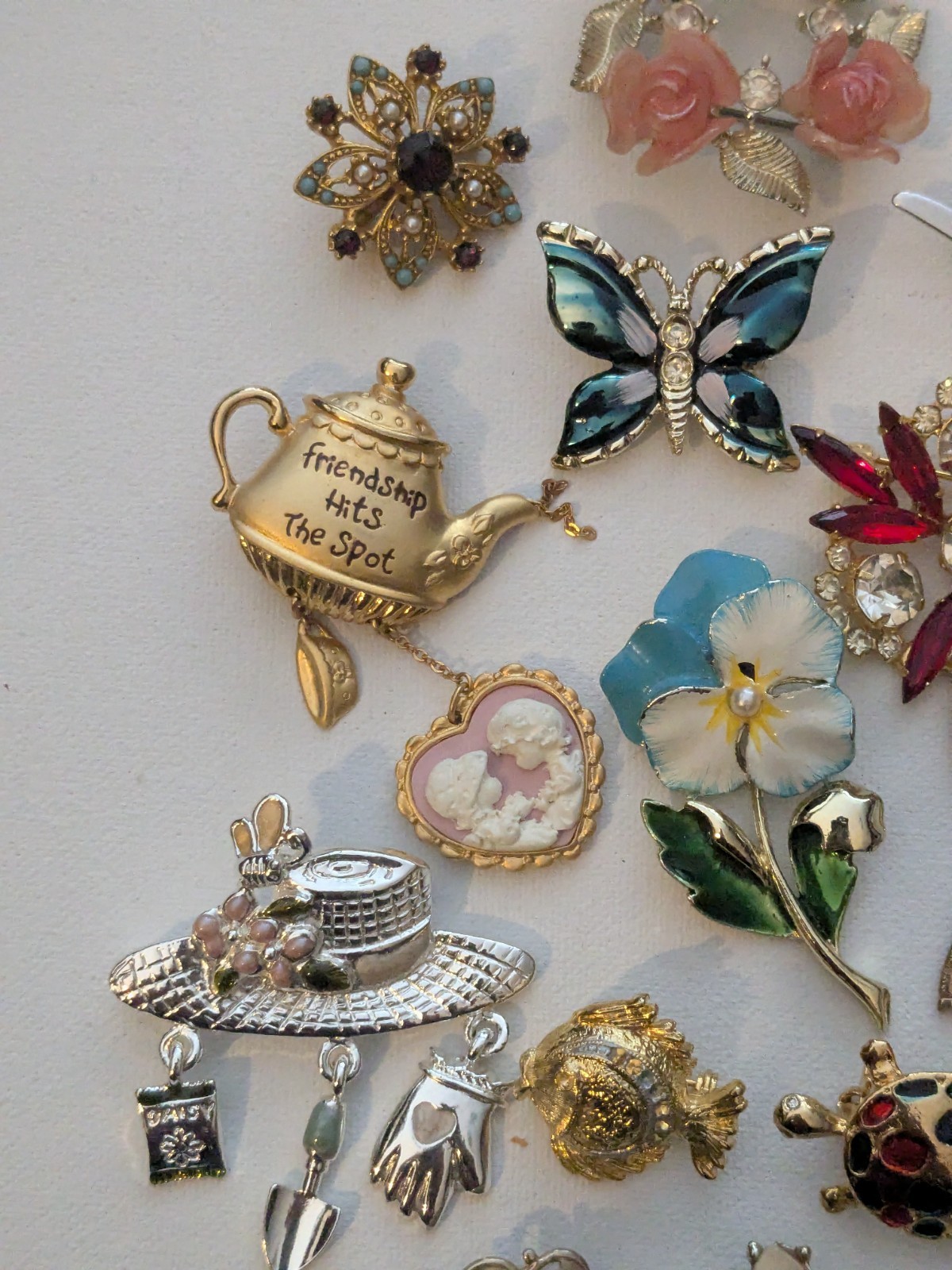 20+ vintage pins, hearts, butterfly,flowers & more