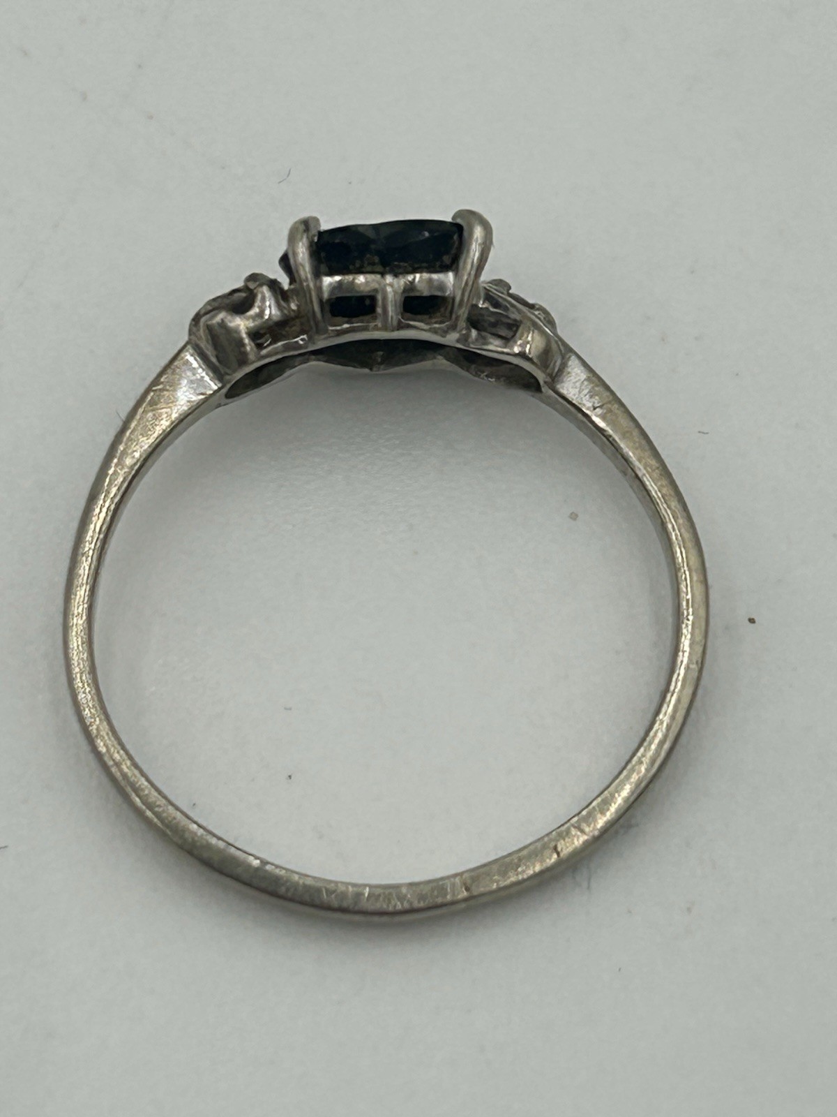 VINTAGE ESTATE 10K WHITE GOLD DIAMOND & ONYX HEART RING 1.7 GRAMS~SIZE 6.25