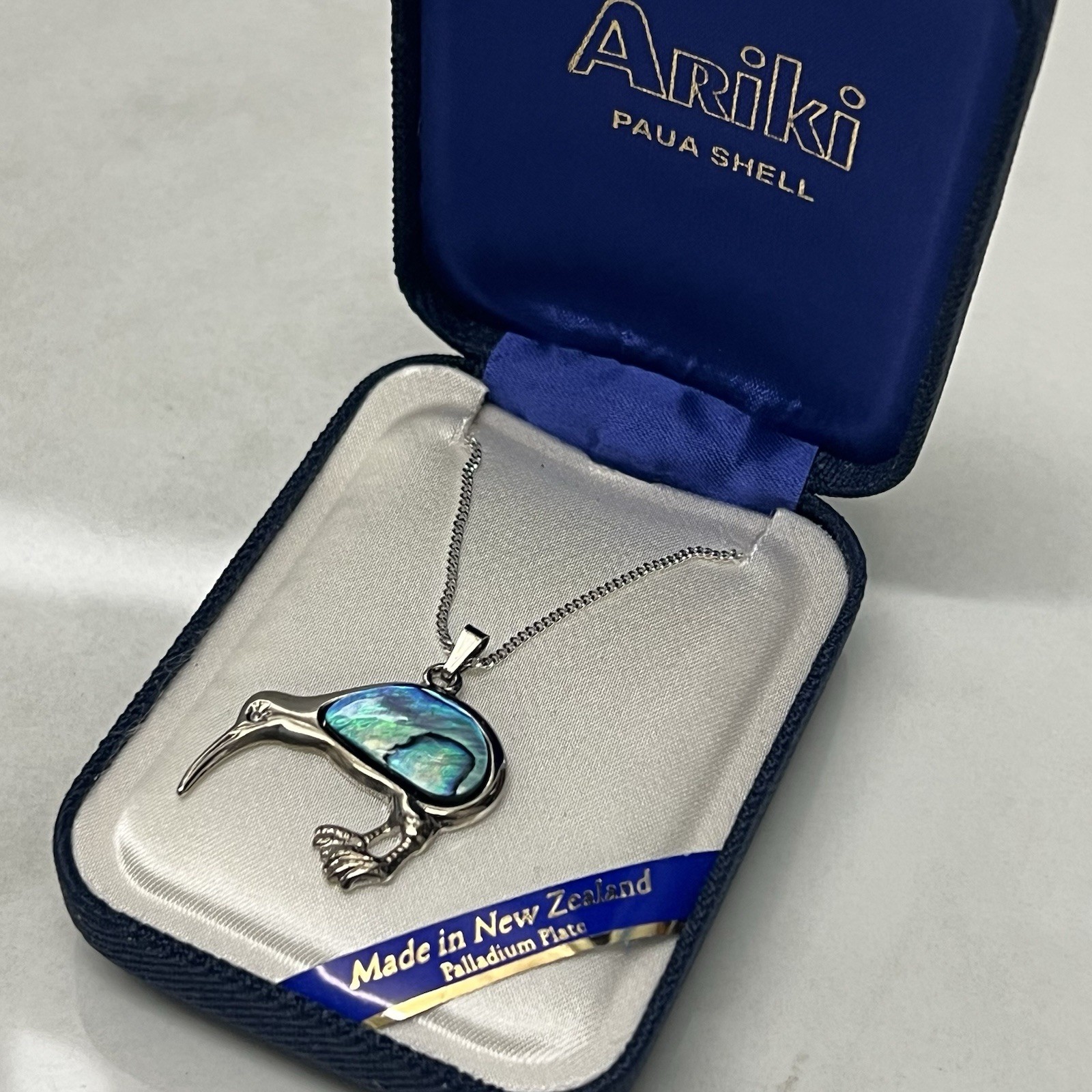 Vtg Abalone Iridescent ARIKI New Zealand Palladium Plate Paua Shell Necklace Box