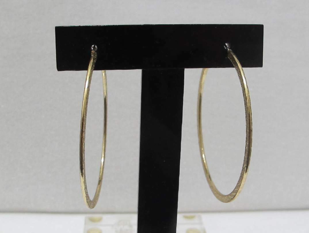 Vintage 2-3/8” Textured Gold Tone Hoop Earrings Lever Back Pierced