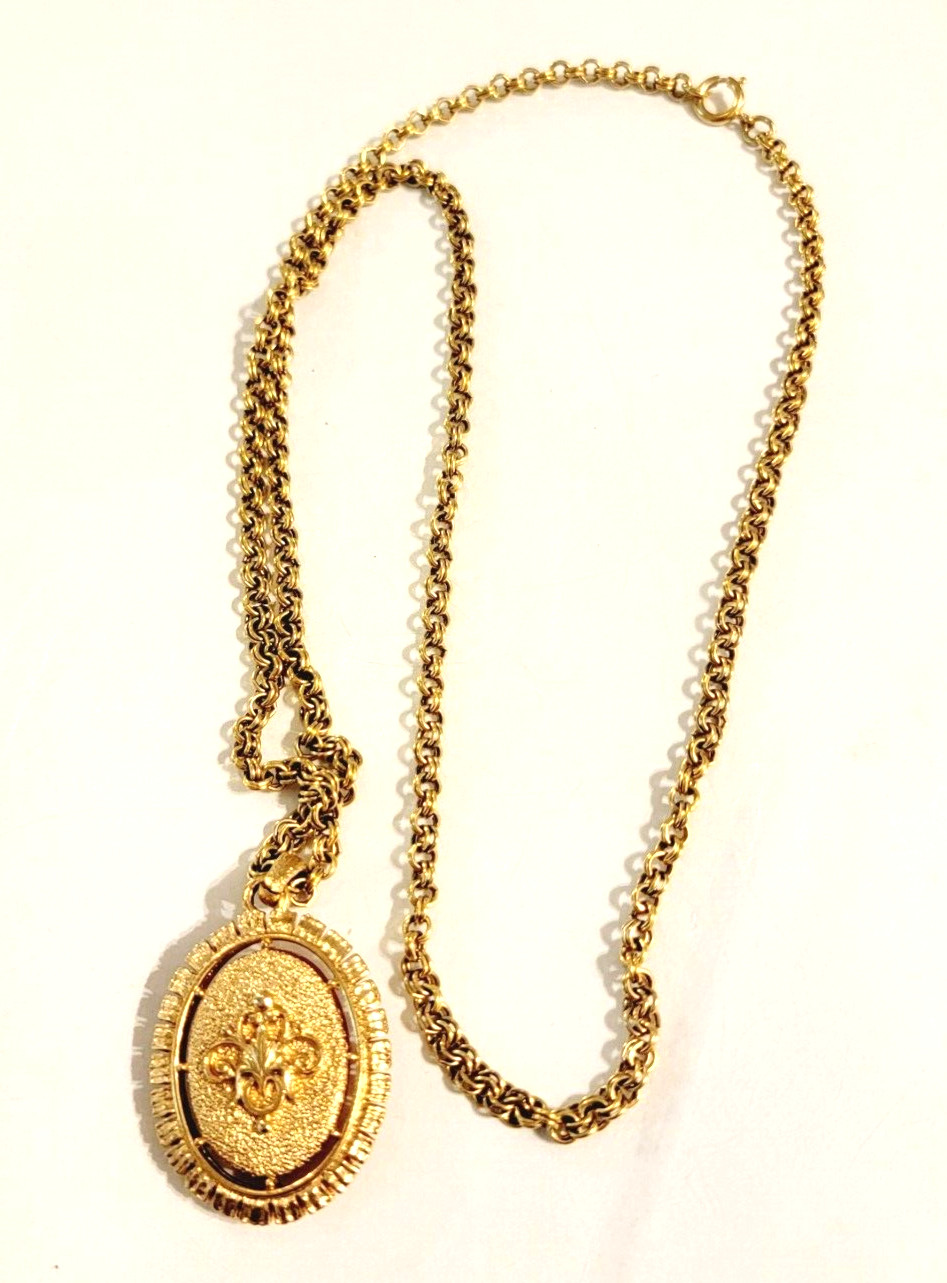 Vintage Orange-Cream Cameo fleur-de-lis Pendant Gold Tone Necklace, 31″