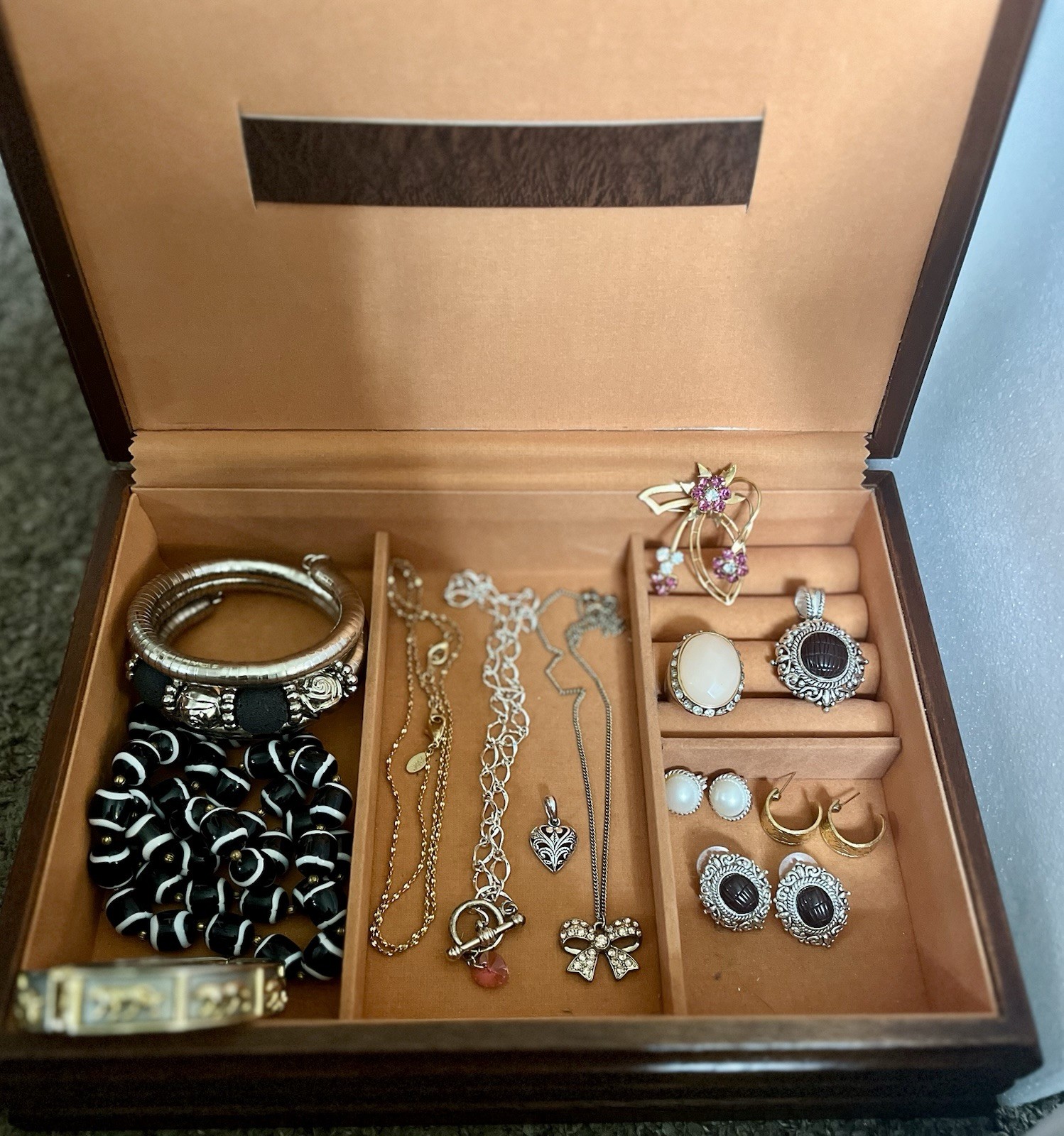 VINTAGE & MODERN JEWELRY- ESTATE FIND-GOLD & SILVER TONE Lot Of 16! 🔥