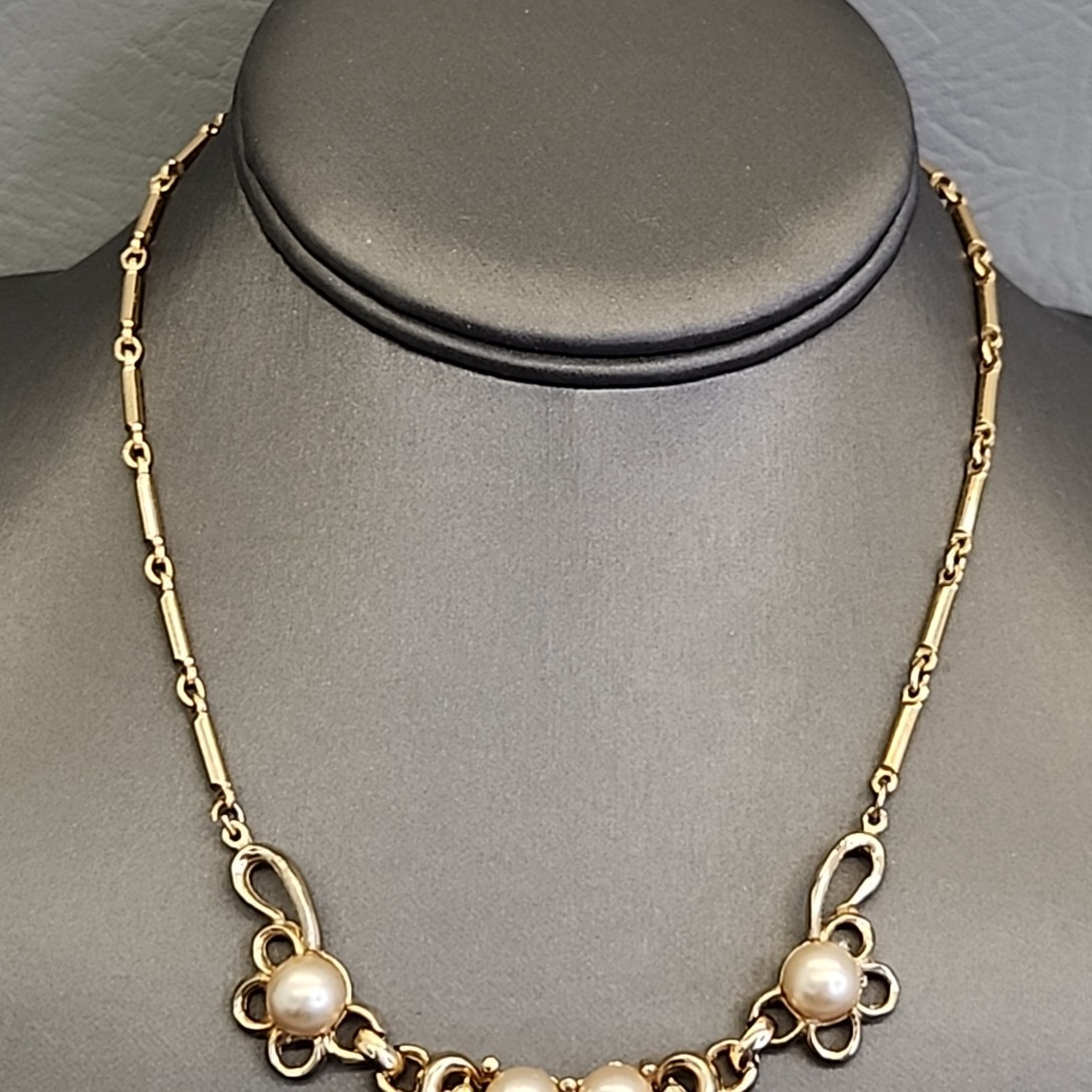 Vintage Coro Necklace Imitation Pearl Gold Tone Bar Link Chain Rhinestones 15.5″