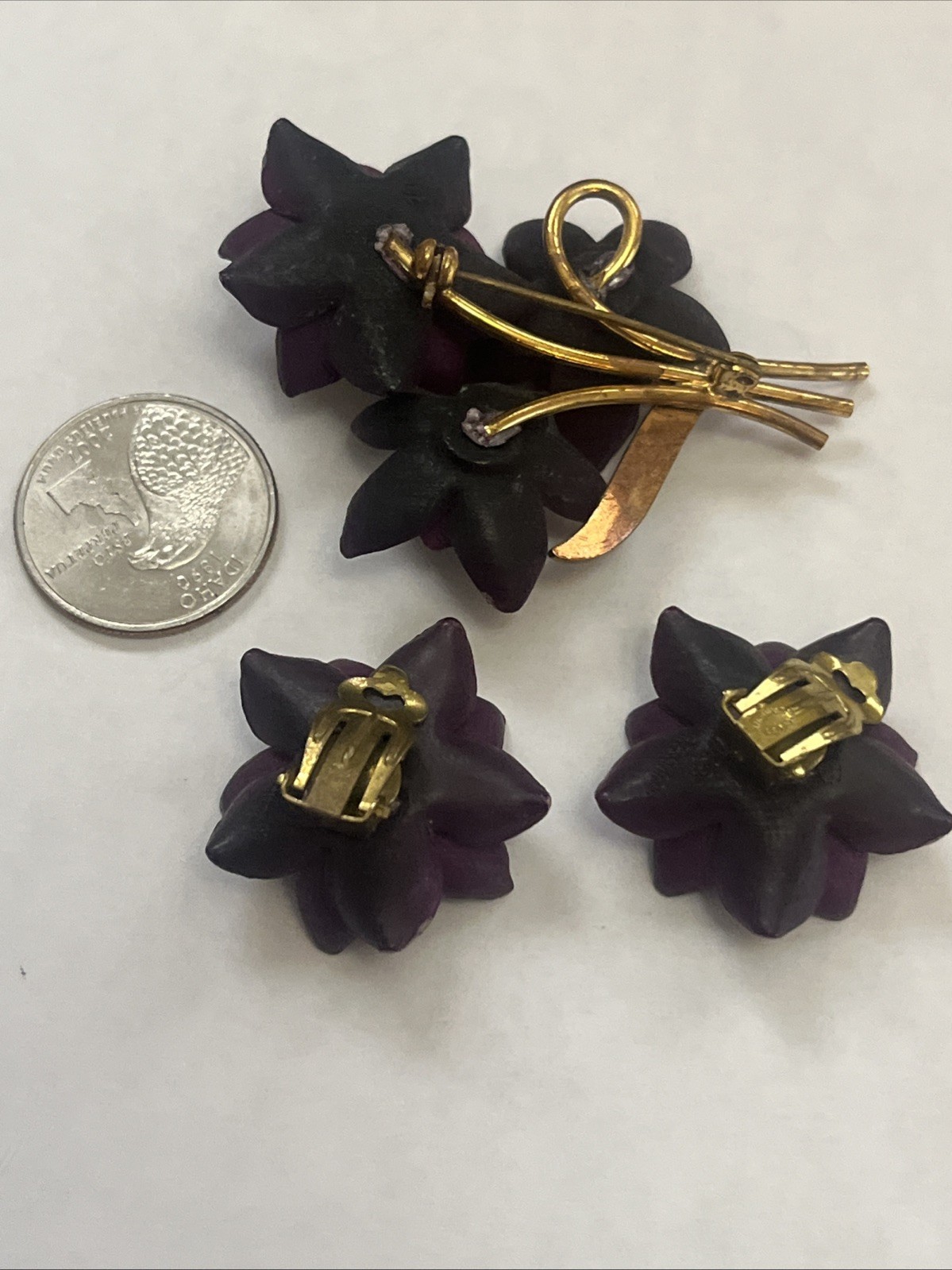 VTG GES GESCH SUFFRAGETTE VIOLETS FLOWER BROOCH W. Germany & clip earrings