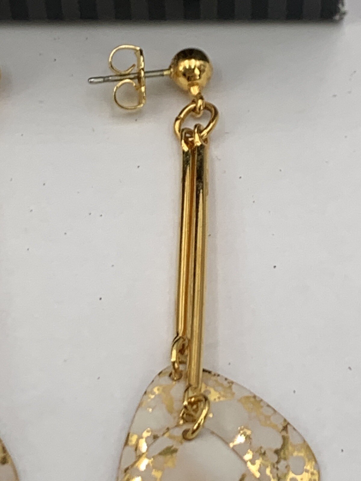 Vintage Avon COLOR CHIMES Ivory Gold Show Stopper Pierced Earrings Dangling