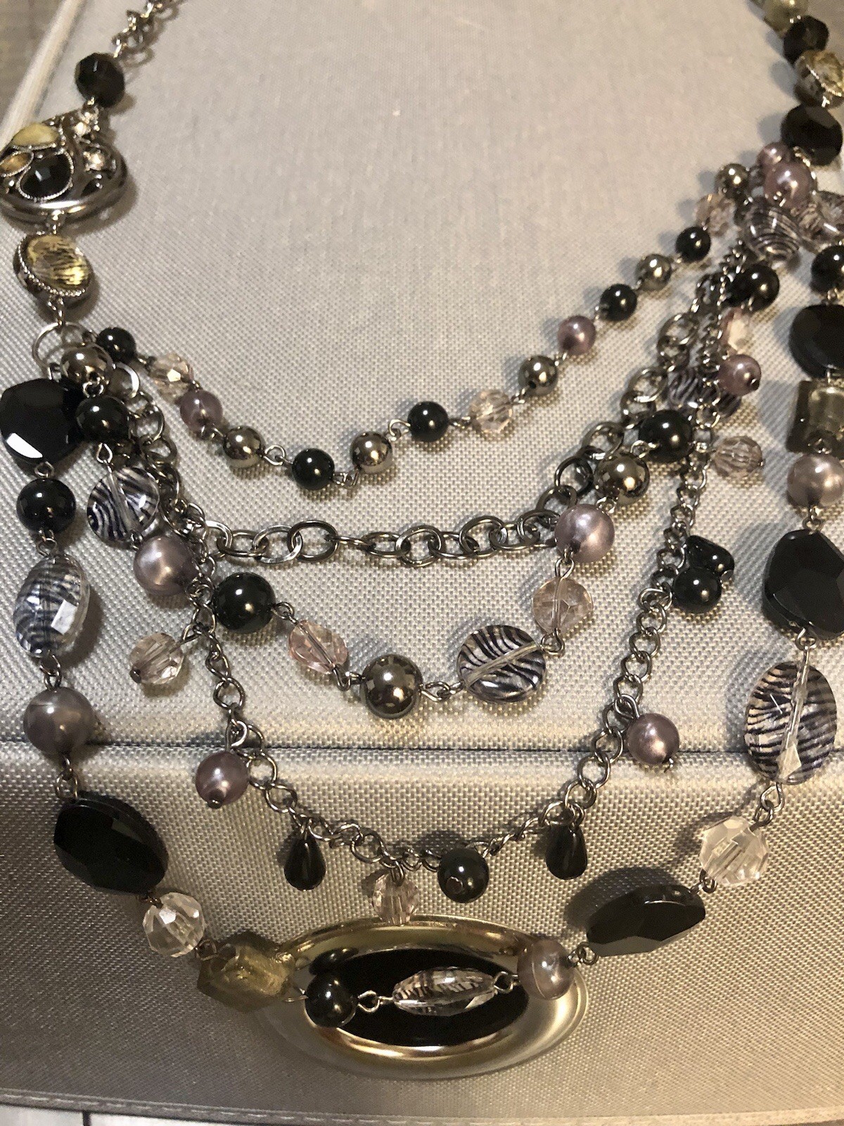 Stunning Multi-Faceted Shaped Black/silver Glass Beaded W/Side Pendant Necklace