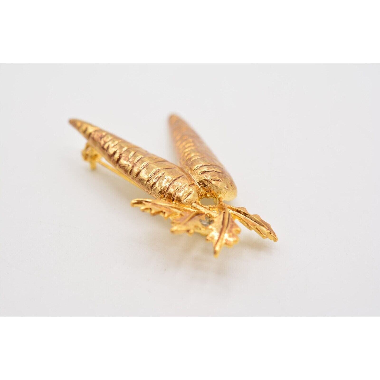 Vintage Carrot Pin Brooch Brushed Gold Easter Garden Vegetable NOS 1980s BinA9