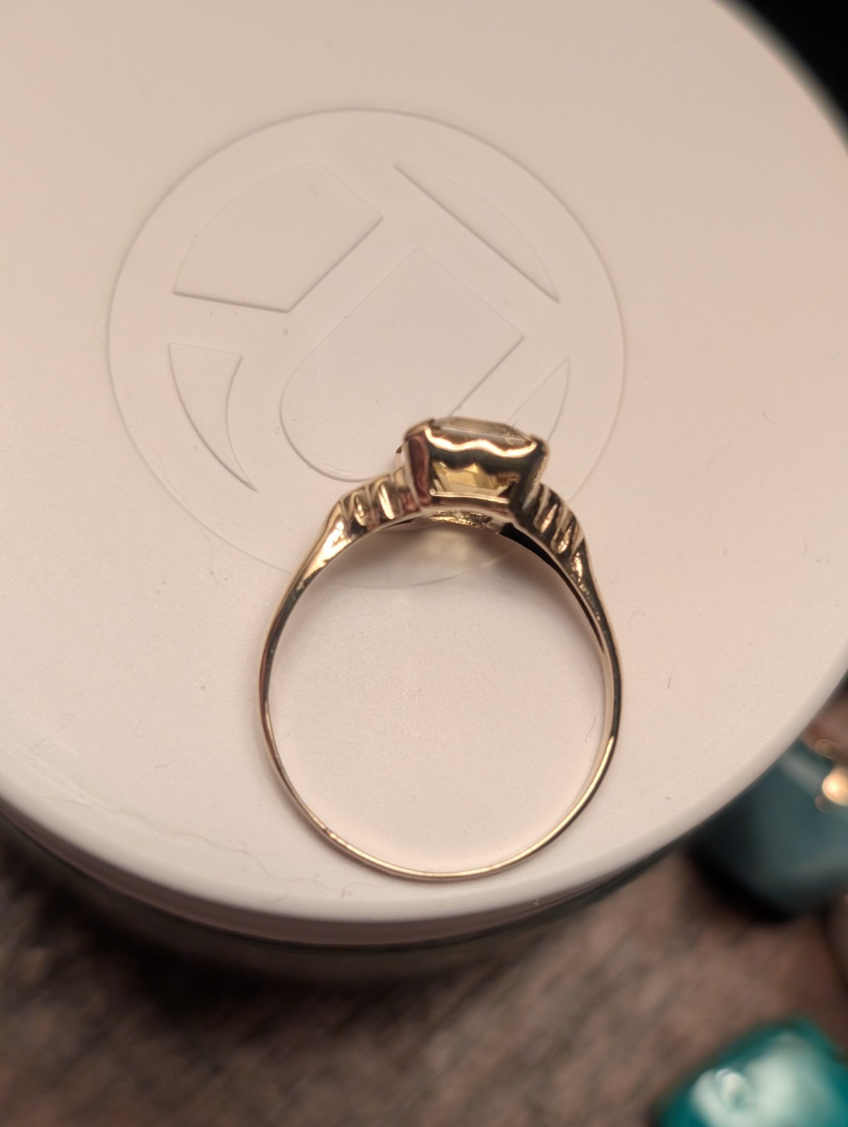 Dainty Vintage 10 k yellow gold and golden Beryl ring size 5.75
