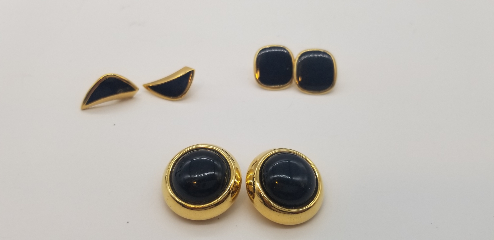 Vintage Lot Of 3 Pairs Of Gold Tone & Black Pierced Earrings Different Shapes A3