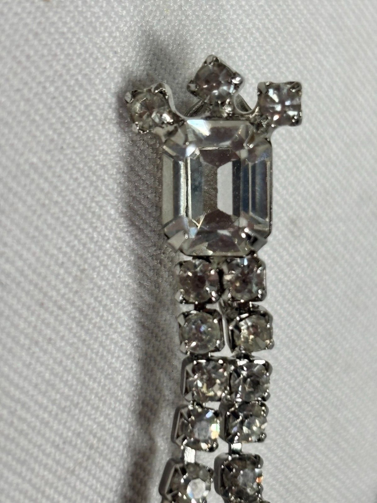 Vintage multi clear Rhinestones 3″ Dangling Clip Earrings – No missing Stones