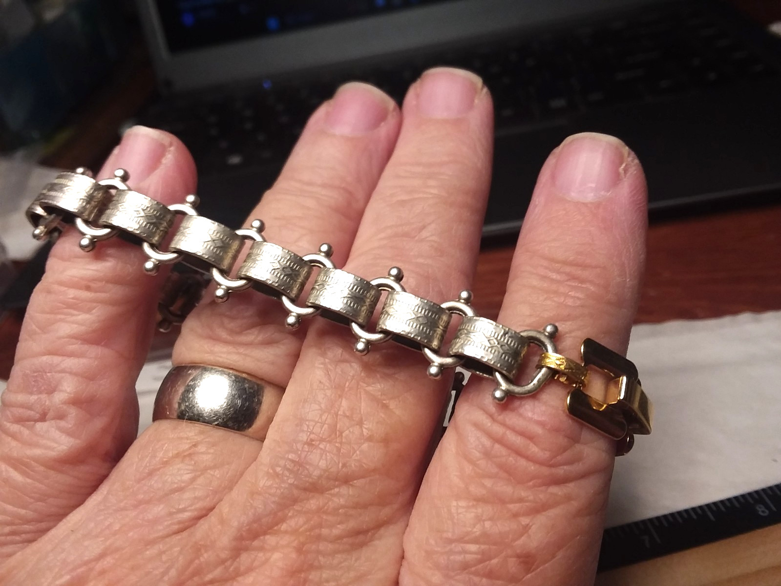 7.25″ Pewter Tone Victorian Revival Bookchain Bracelet 03-01-2026