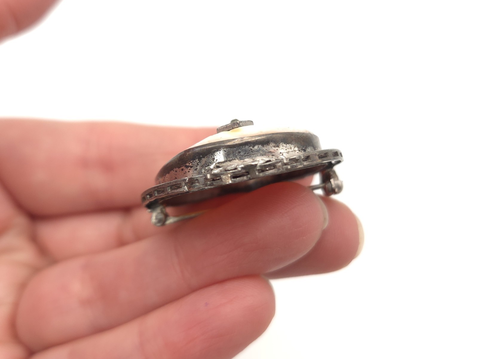 Art Deco Sterling Silver Carved Shell Habille Cameo Paste Stone Brooch Pendant