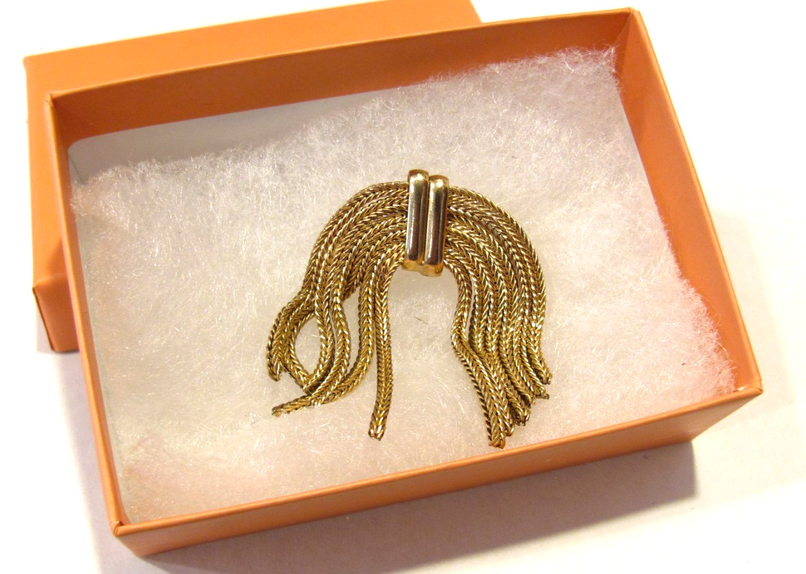 Beautiful!! Vintage “AC” Alice Caviness 12K Gold Filled Tassel Brooch Pin