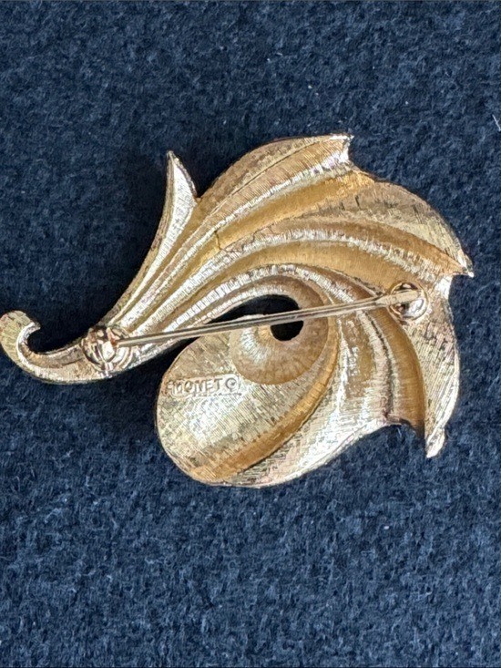 VTG Monet Gold Tone Textured Swirl Wave Statement Brooch Pin 1960s 1970s