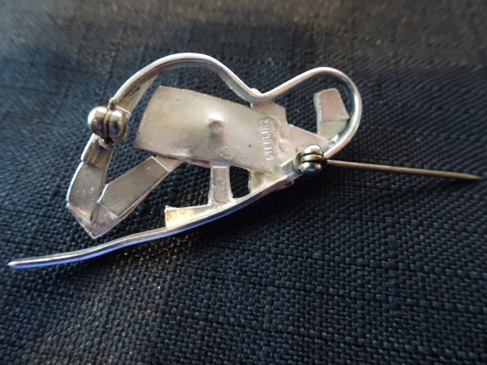 #621-VINTAGE STERLING SILVER VERY DIFFERENT PIN-925-