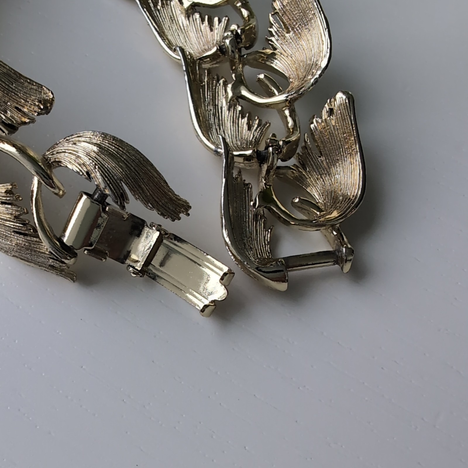 VTG MCM Lisner Gold-tone Bracelet Link Leaf Nature Botanical Retro Fashion 6.5″