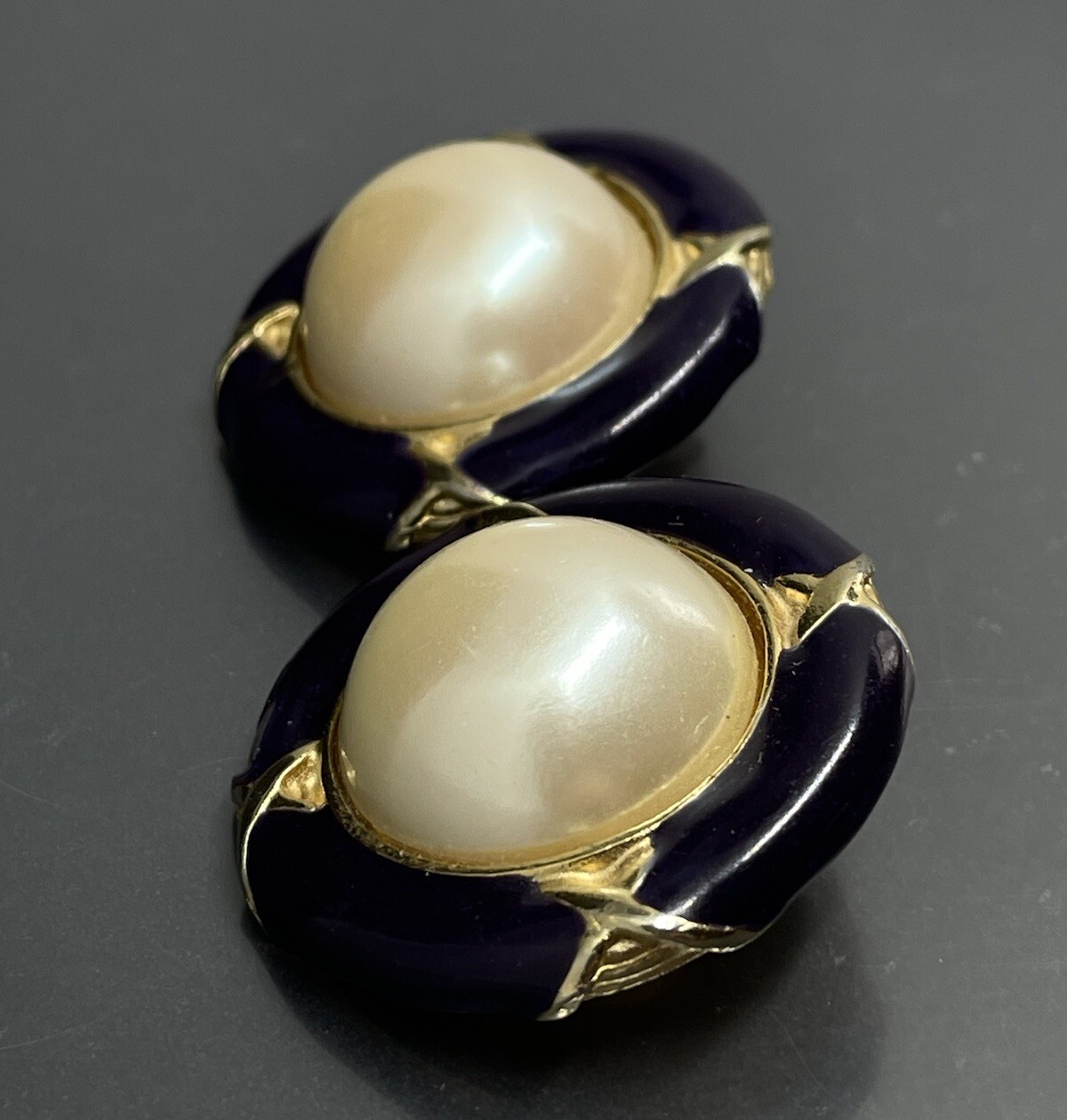 Vtg Gay Boyer Gold Tone Navy Blue Enamel Faux Pearl Large Clip On Earrings