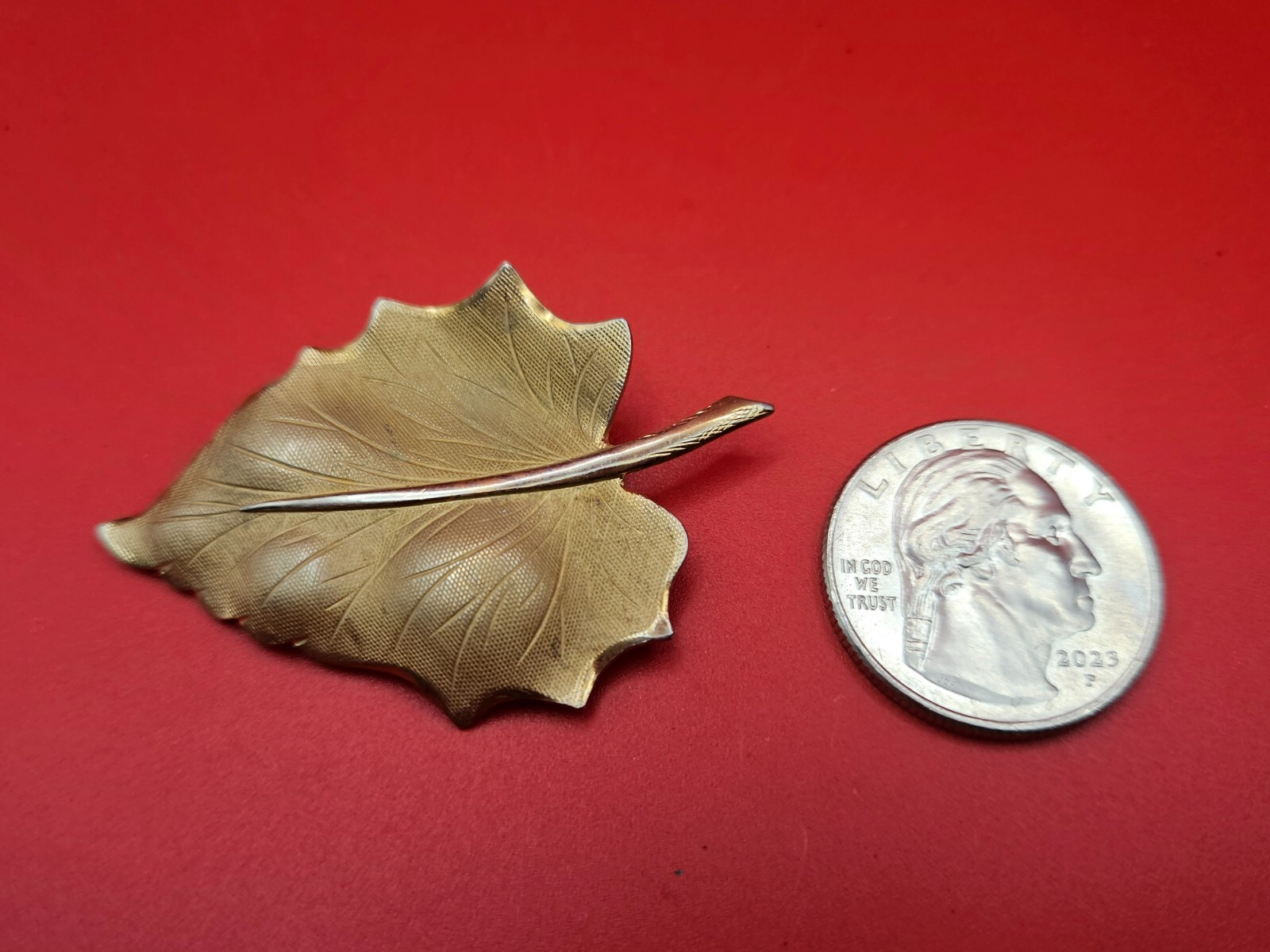 Vintage Signed DANECRAFT 12K Gold Filled Textured Nature LEAF Pin Brooch