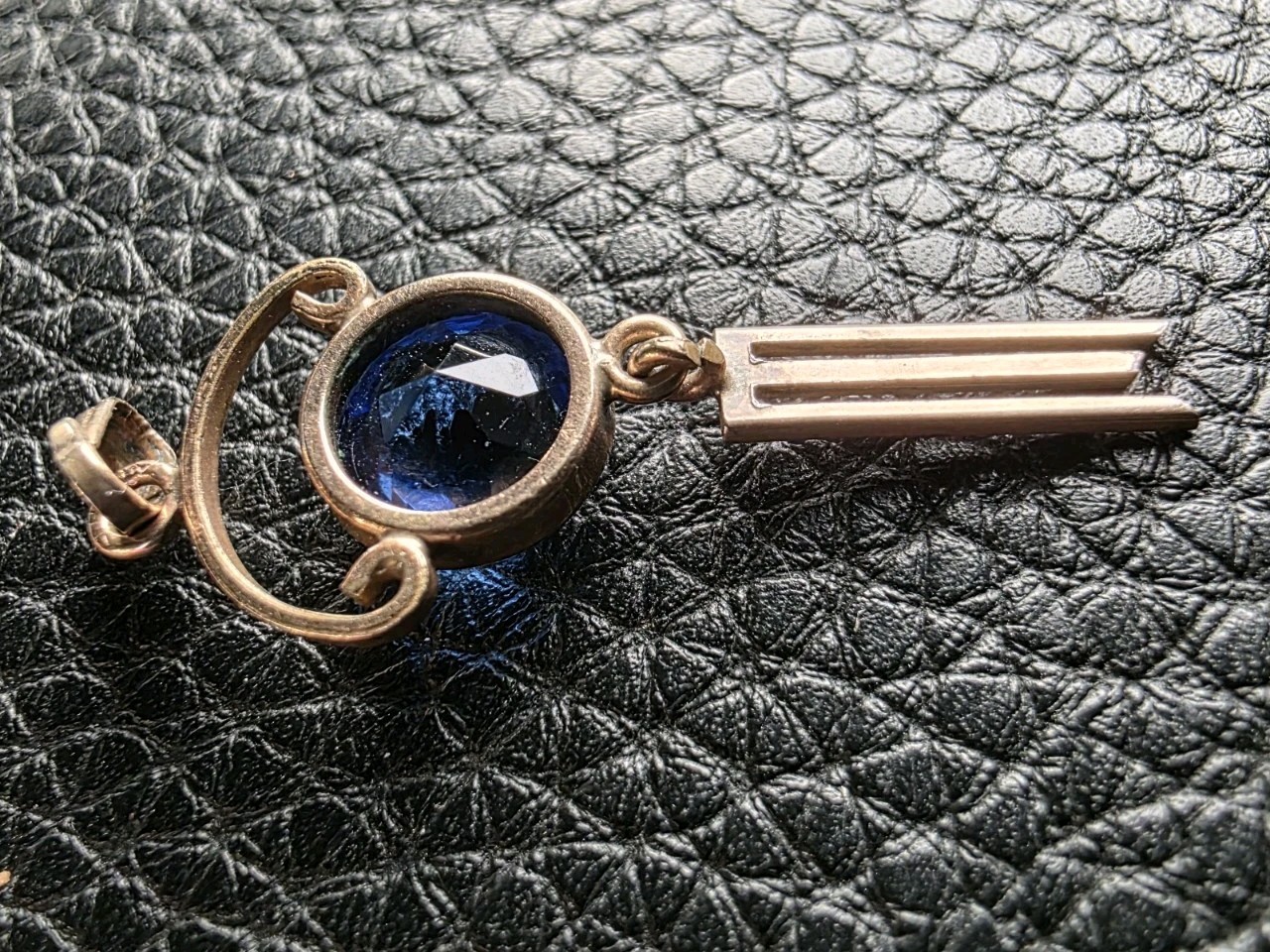 1940’s Vintage Art Deco Gold Dangle Drop Pendant Bezel Set Blue Stone Charm