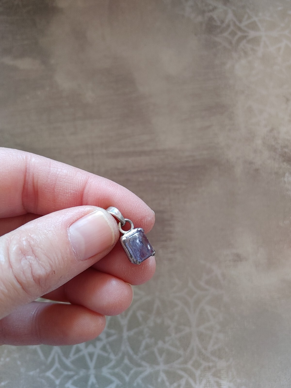 Vintage pendant sterling silver natural blue Iolite gemstone prong set 1.6g