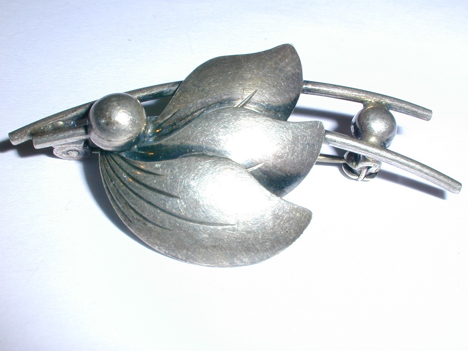 N E FROM- DENMARK STERLING SILVER MODERNIST FLORAL BROOCH- VINTAGE!