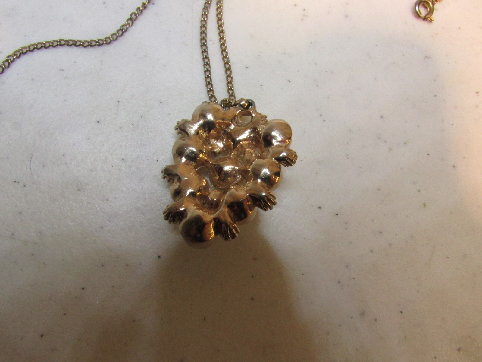 Gold Toned Rope Chain Pearl Necklace 19 3/4″ chain & 2 1/2″ Pearl Cluster
