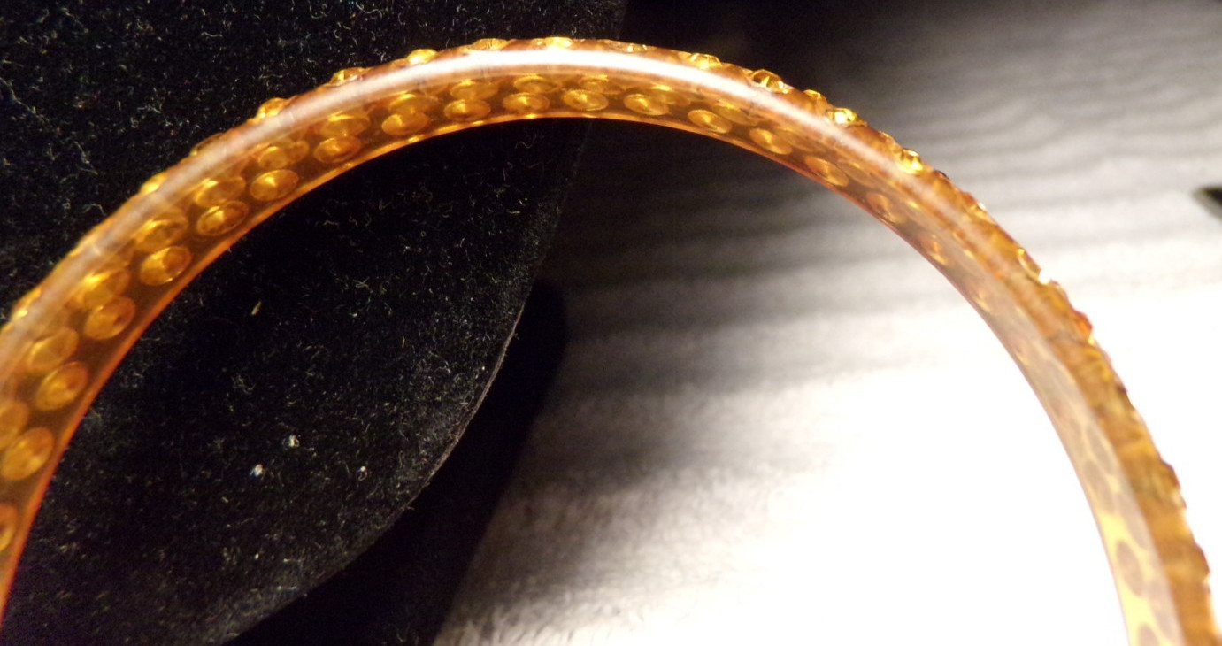VTG 1940’S GOLDEN AMBER LUCITE CUT CRYSTAL RHINESTONE ACRYLIC BANGLE BRACELET