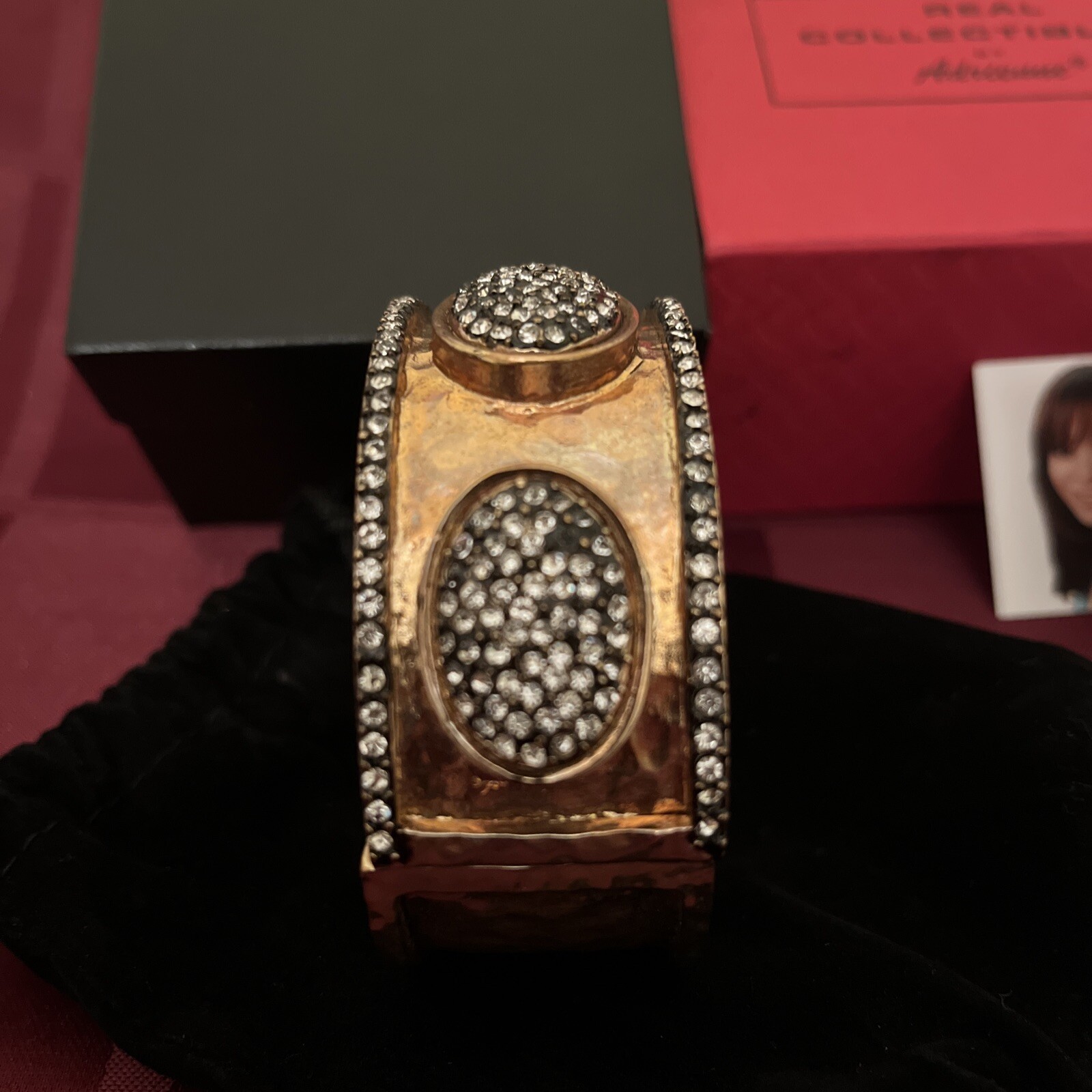 ❤️VTG RARE ADRIENNE “REAL COLLECTIBLES” HAMMERED GOLDTONE BRACELET W/RHINESTONES