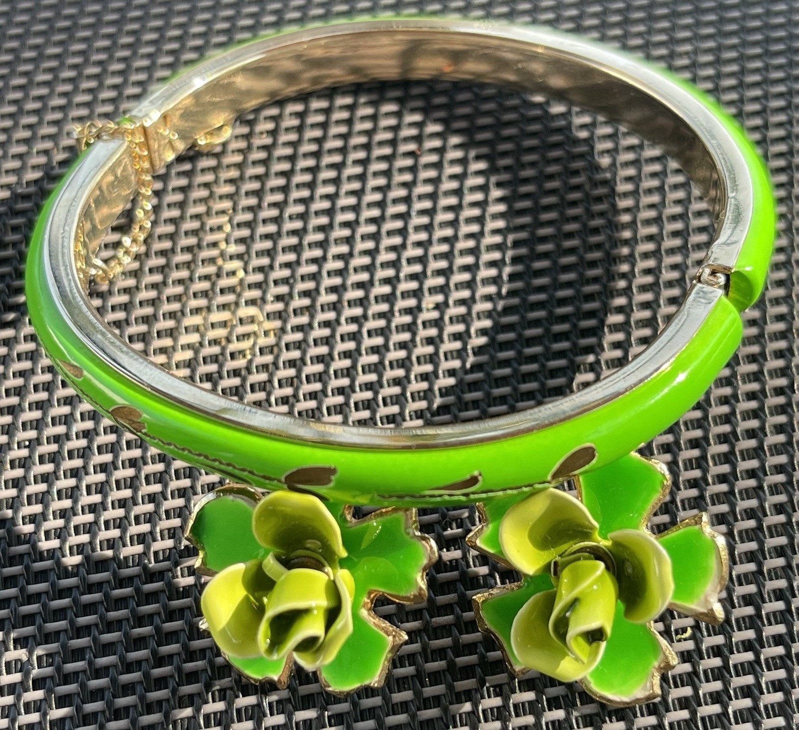 Vintage Lime Green Enamel Flower Bracelet And Clip On Earrings Set 60s