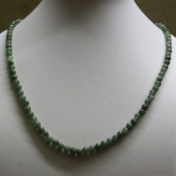 100% Natural Jadeite Jade Grade “A” Beautiful Green Beaded Necklace 5.6mm 20″