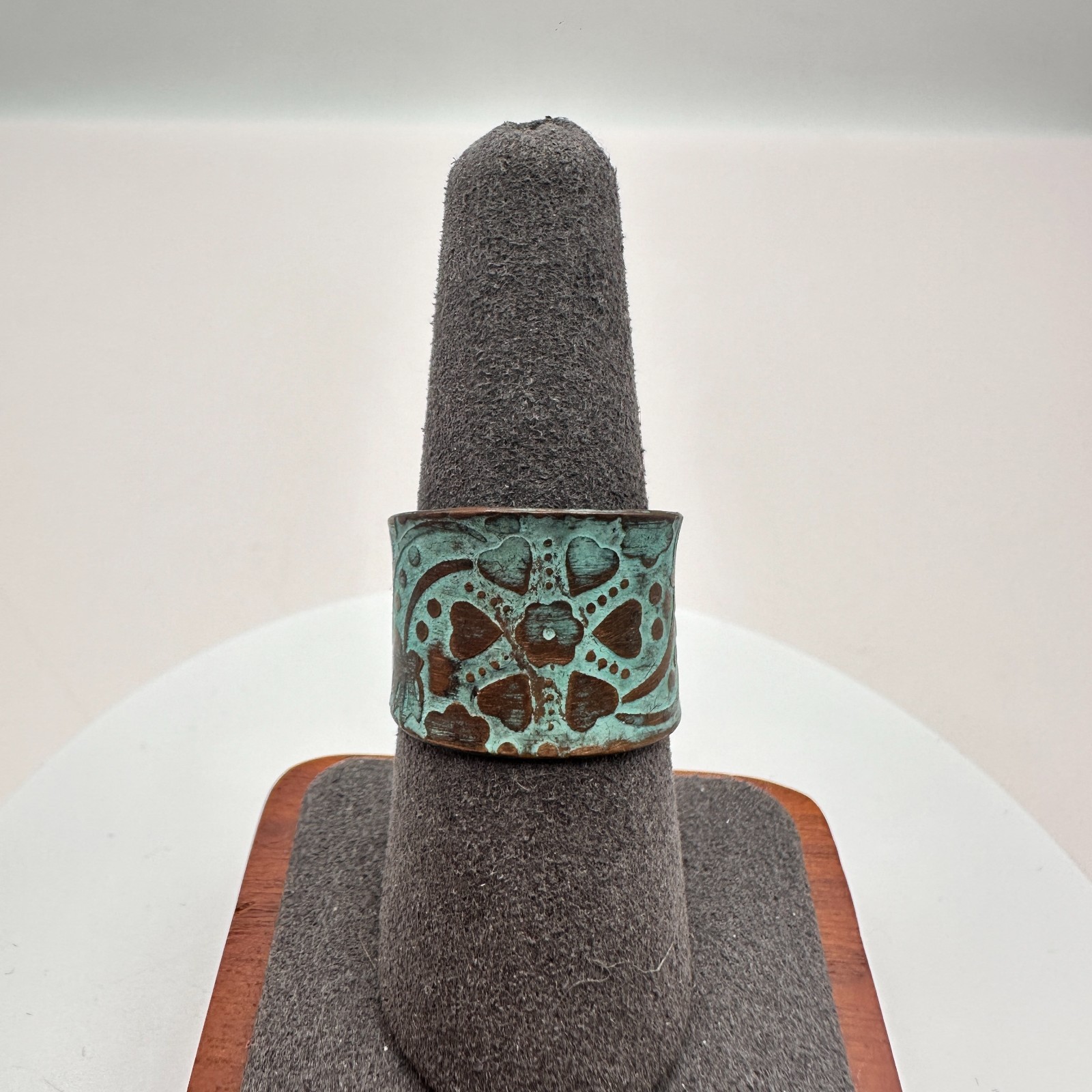 Vintage 80s Copper Floral Cuff Ring Verdigris Patina Classic Statement Jewelry