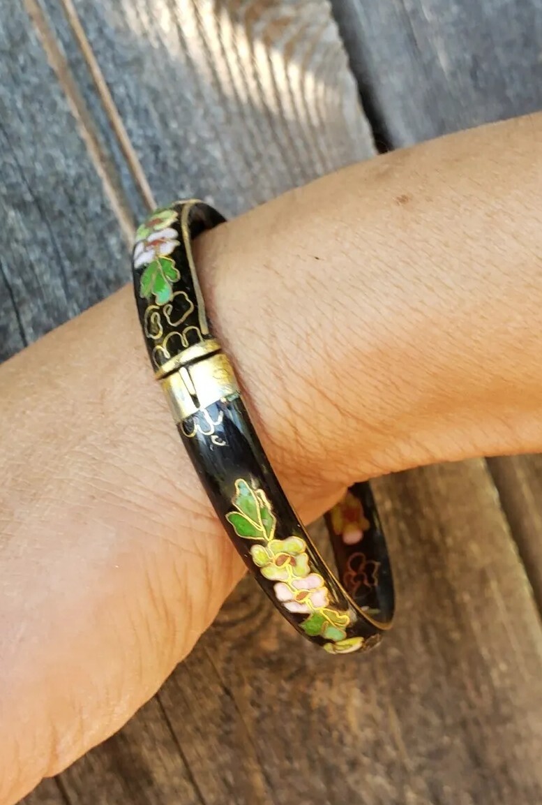 VINTAGE 1970s BRACELET Cloisonne Black Floral Boho Hinged 2 1/4 Inch Across