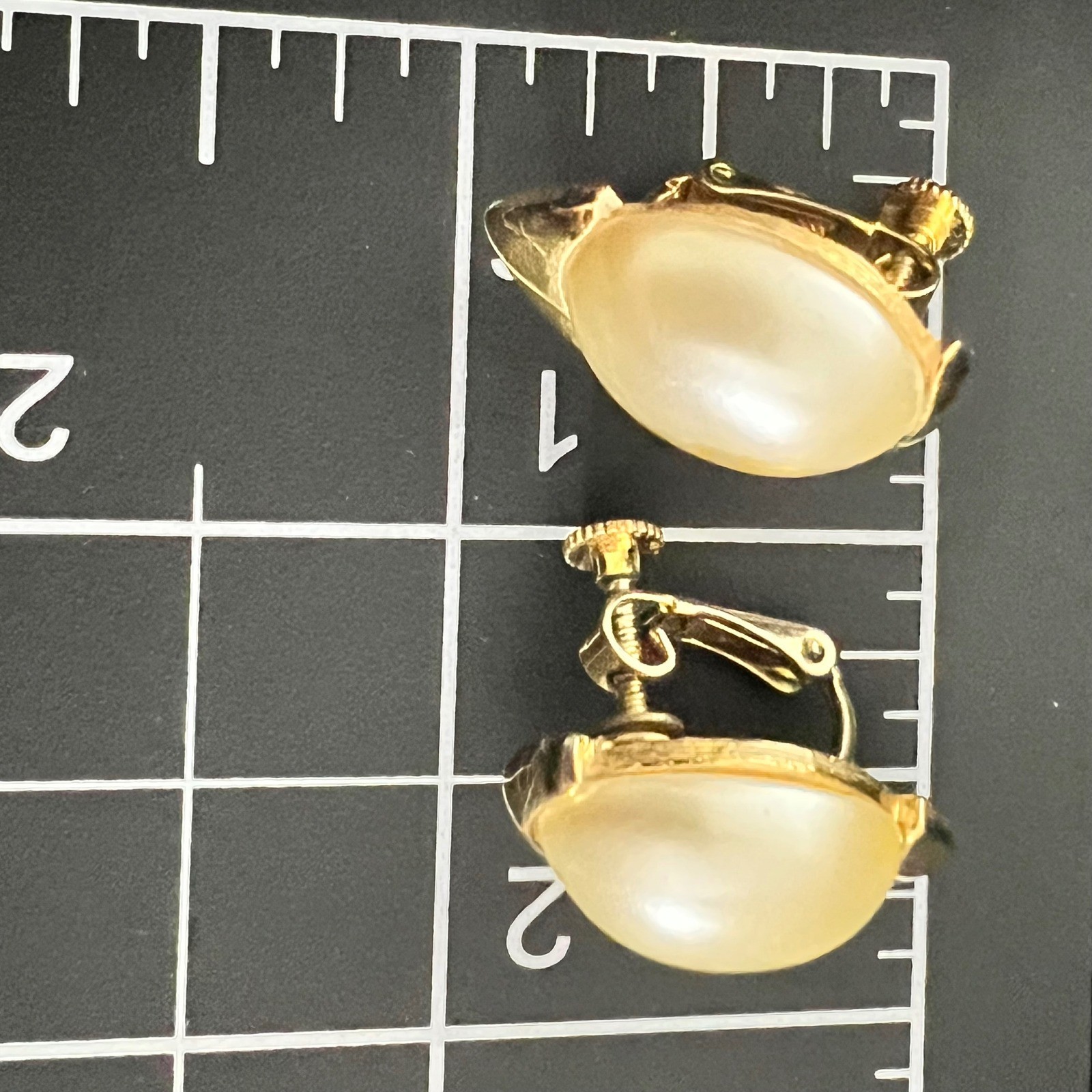 Napier Vintage Faux Pearl Gold Tone Screw Back Clip On Earrings 1″ Old Money 80s