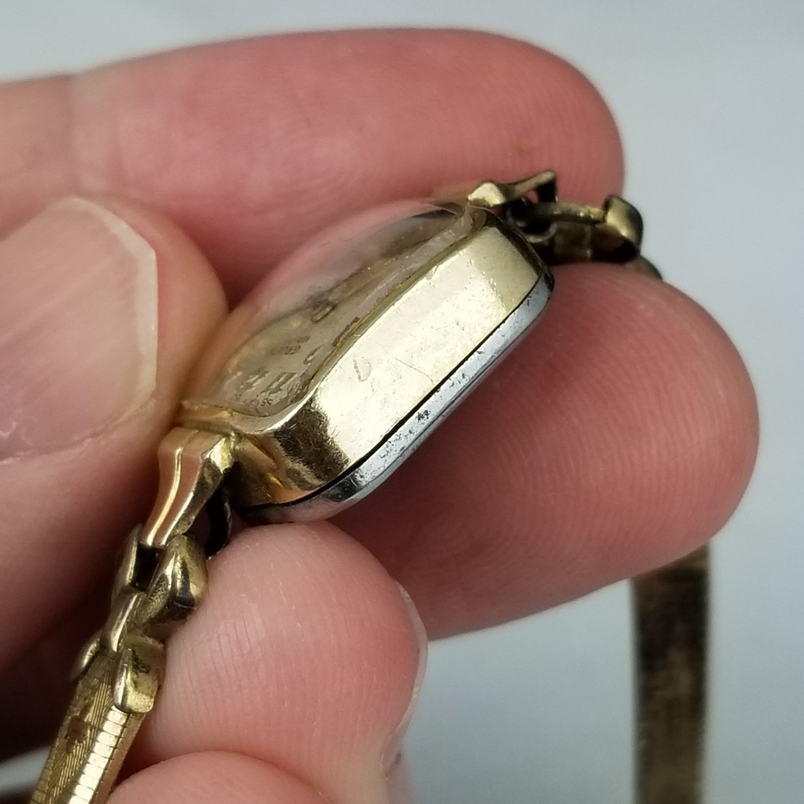 Vintage Gruen watch Ladies Wrist 1960’s Guildite veri-thin hand wind 16mm