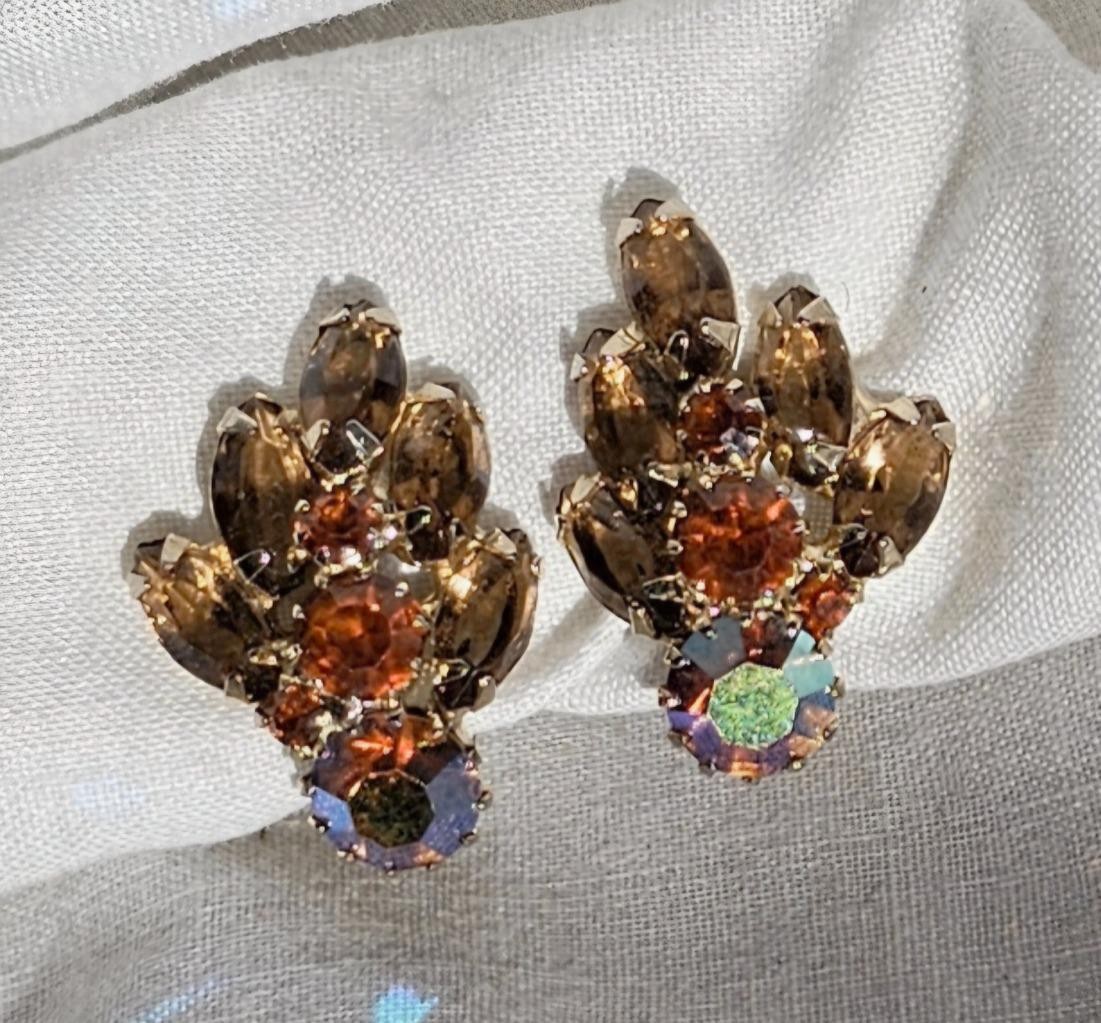 Vtg Weiss Clear Dark Topaz Smokey & AB Rhinestone Earrings Glass Stones Clip On
