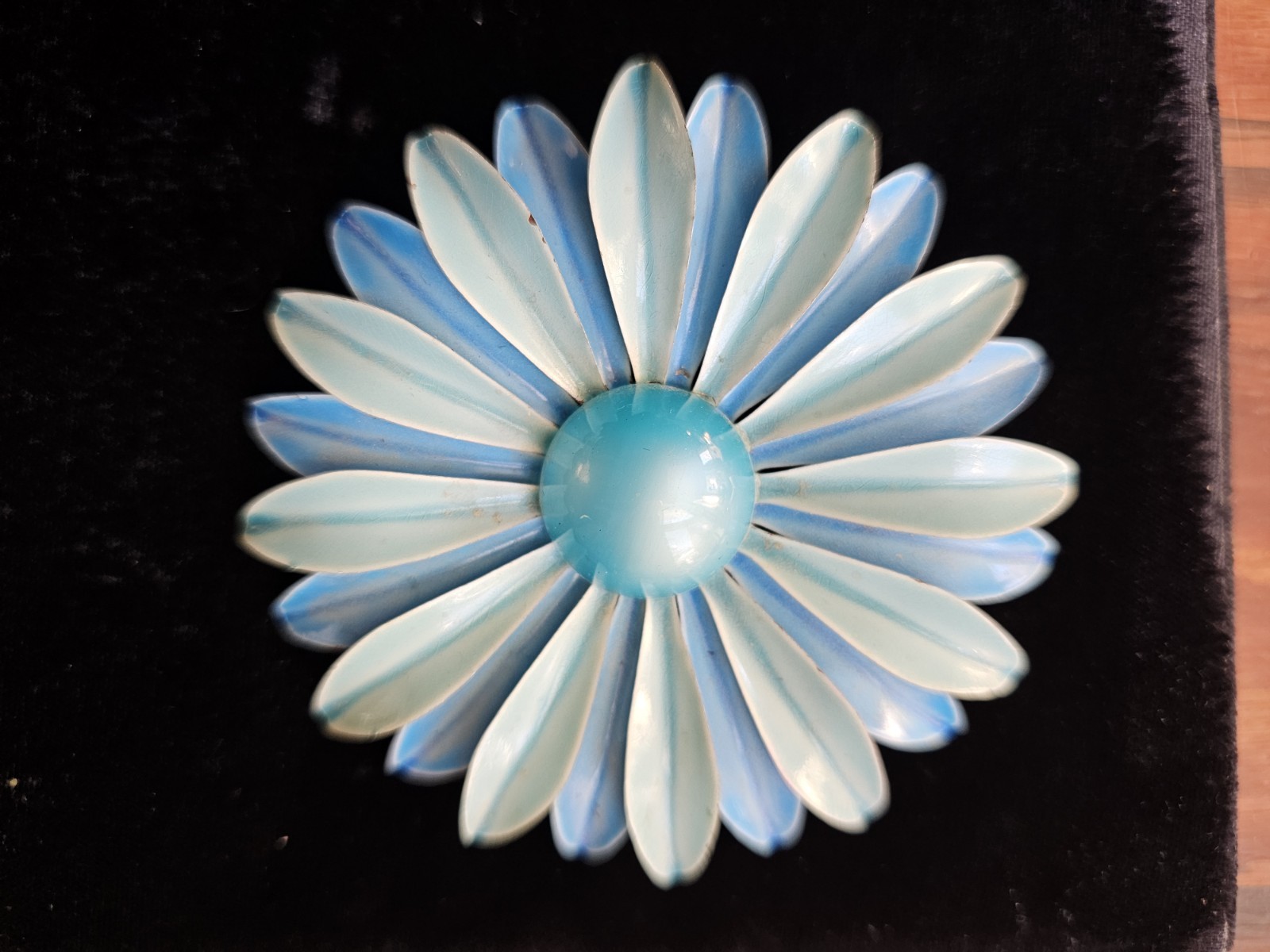 Mcm 3″ Brooch Blue Metal Enamel Flower Retro Daisy 3D Petals Statement Hippy