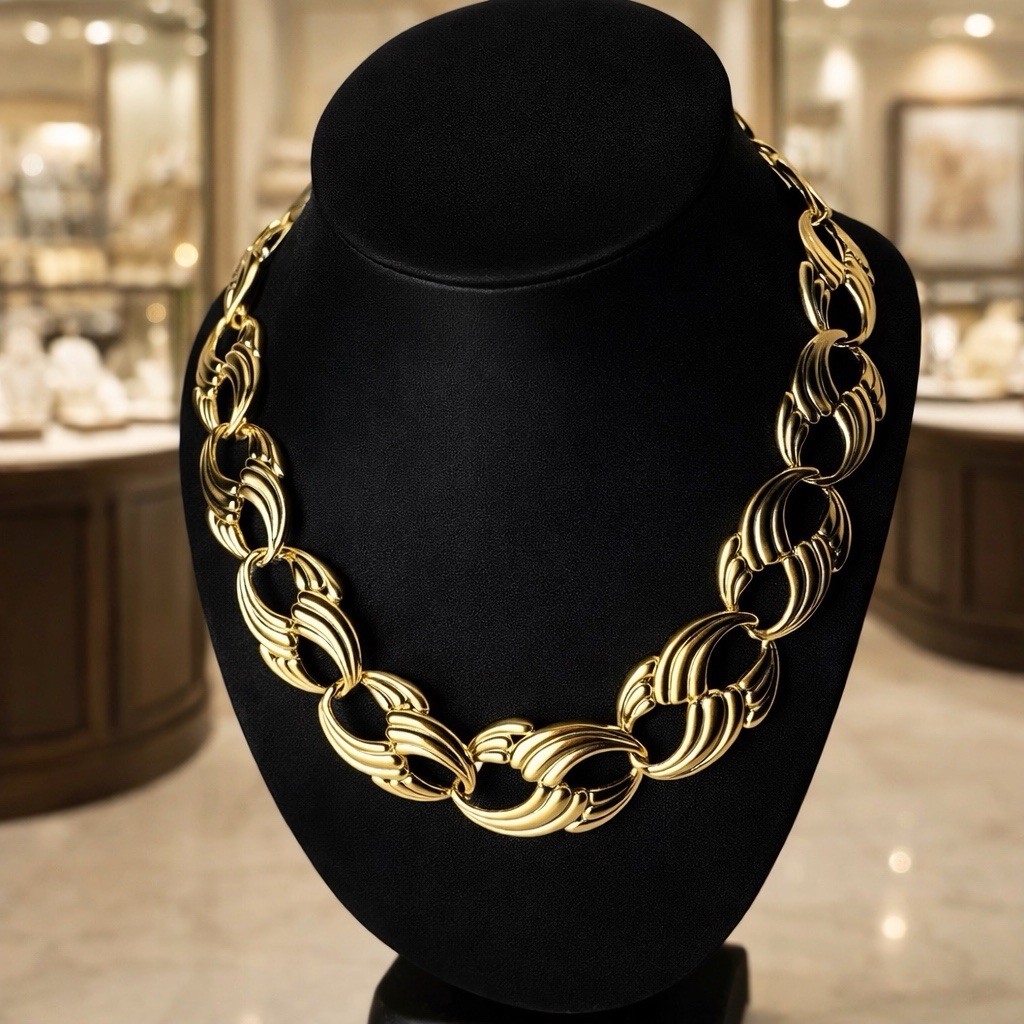 Vintage Bold Gold Tone Oval Wave Links Necklace – Circa 1990s -Retro Classic