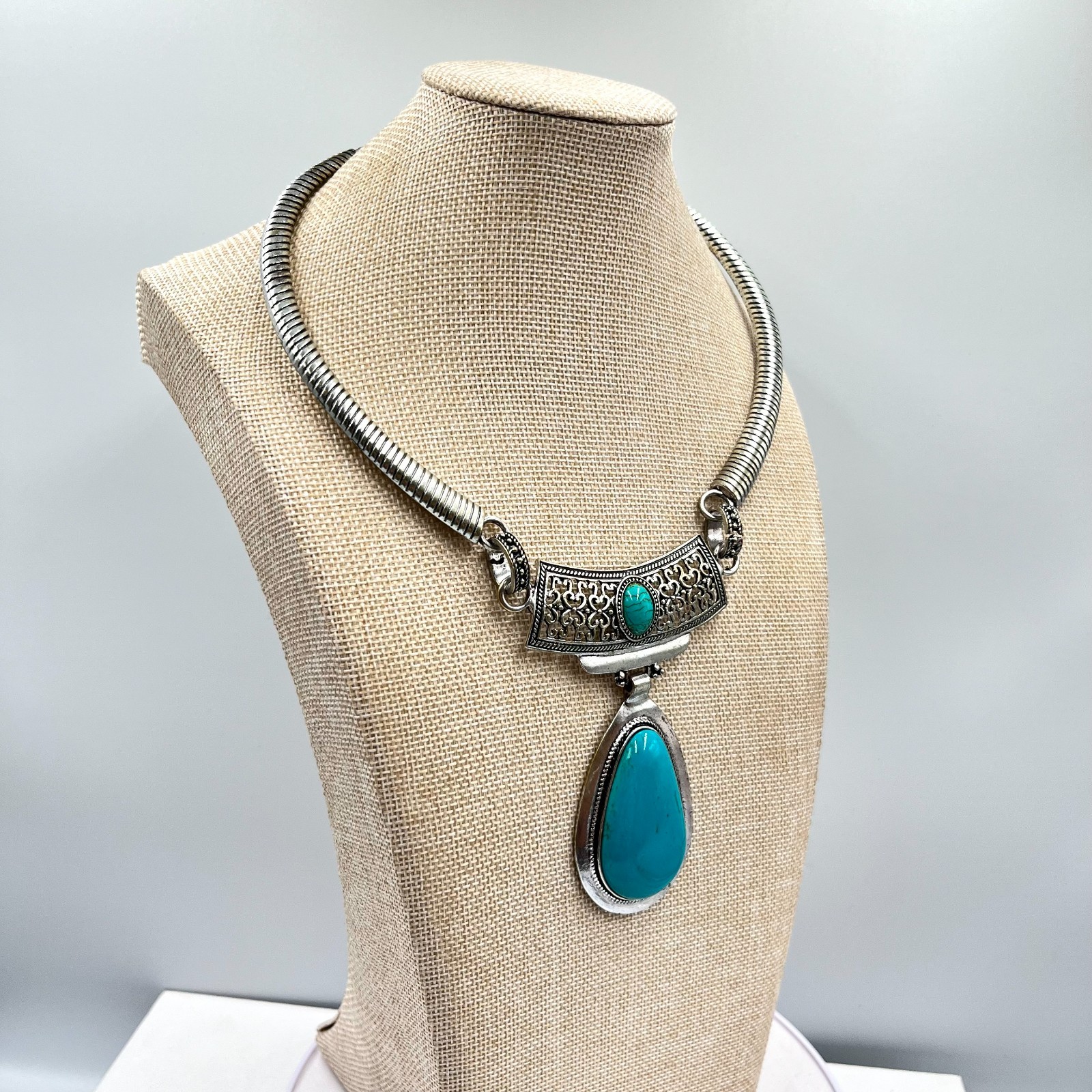 VTG Western Silver Tone Faux Turquoise Teardrop Filigree Collar Choker Necklace