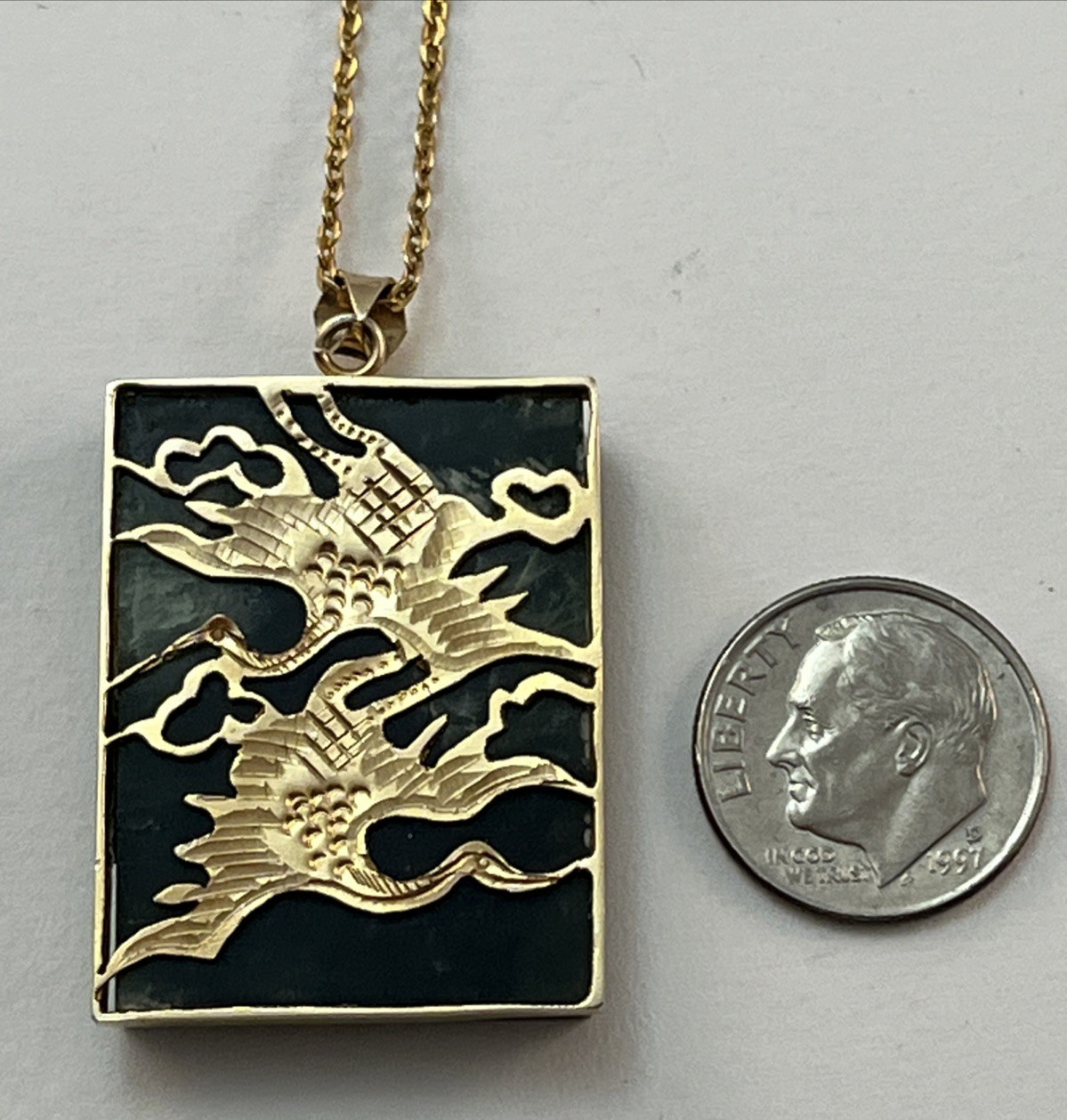 Gold Tone 18″ Chain Necklace Flying Dragons Dark Green Jade Pendant