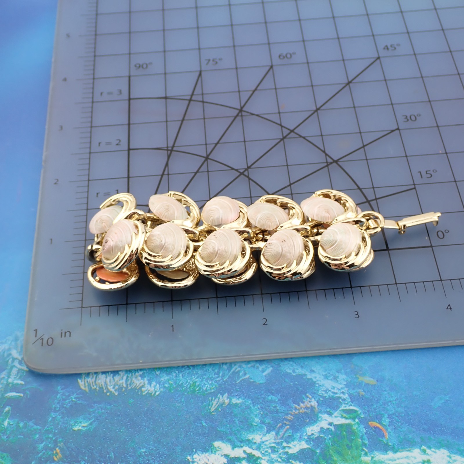 Vintage 1950’s Sea Shell Gold Tone 7″ Panel Scrolled Bracelet