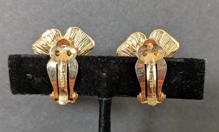 Gay Boyer Clip Earrings Dogwood Flower Floral Hammered Texture Gold Tone Jewelry