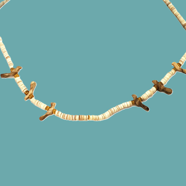 Heishi Bead BIRD FETISH Choker Necklace Barrel Clasp Short/Child’s Vintage 16″