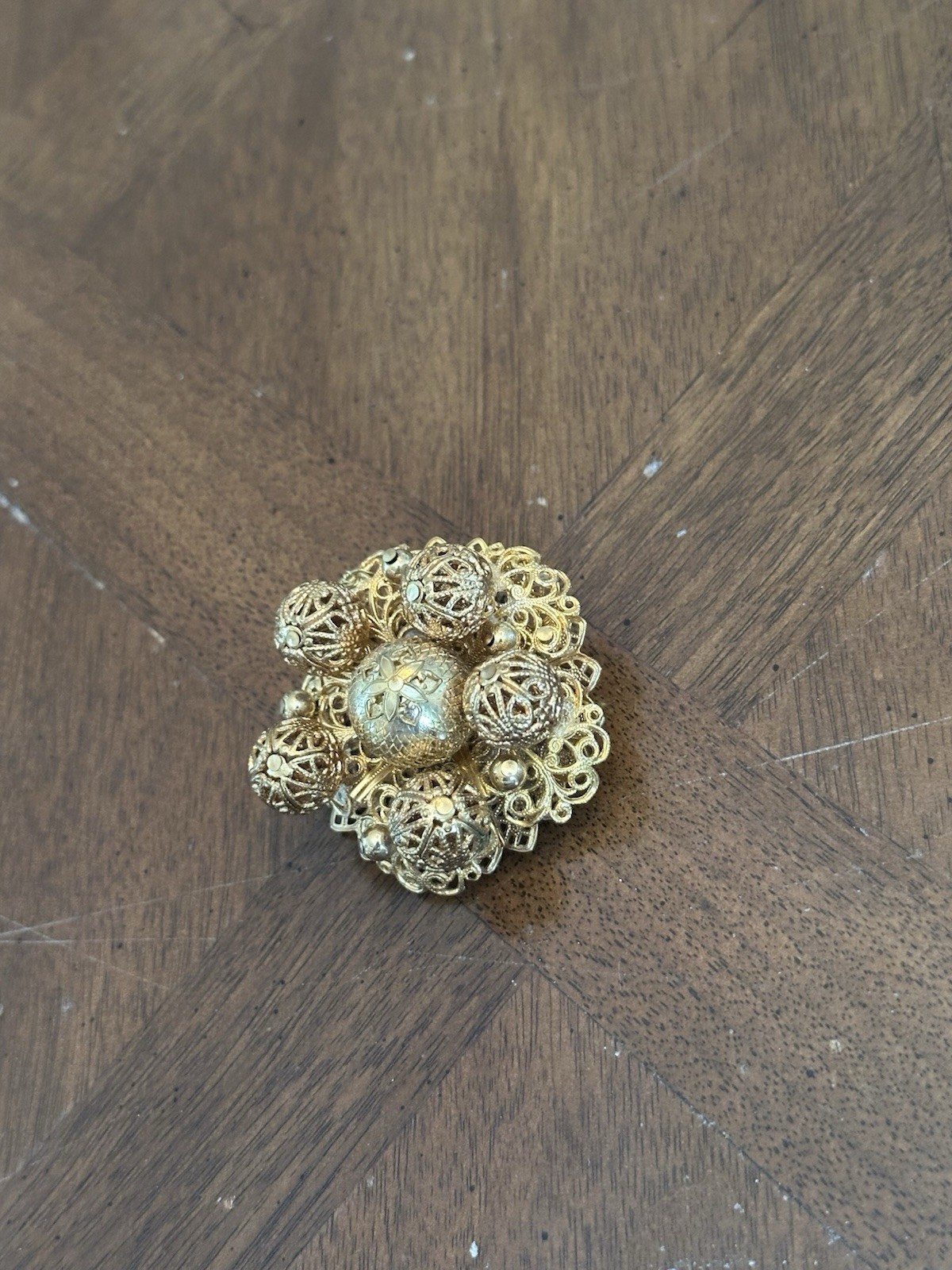 Vintage Mid-Century Round Floral Cluster Brooch Gold Tone Filigree Nice!