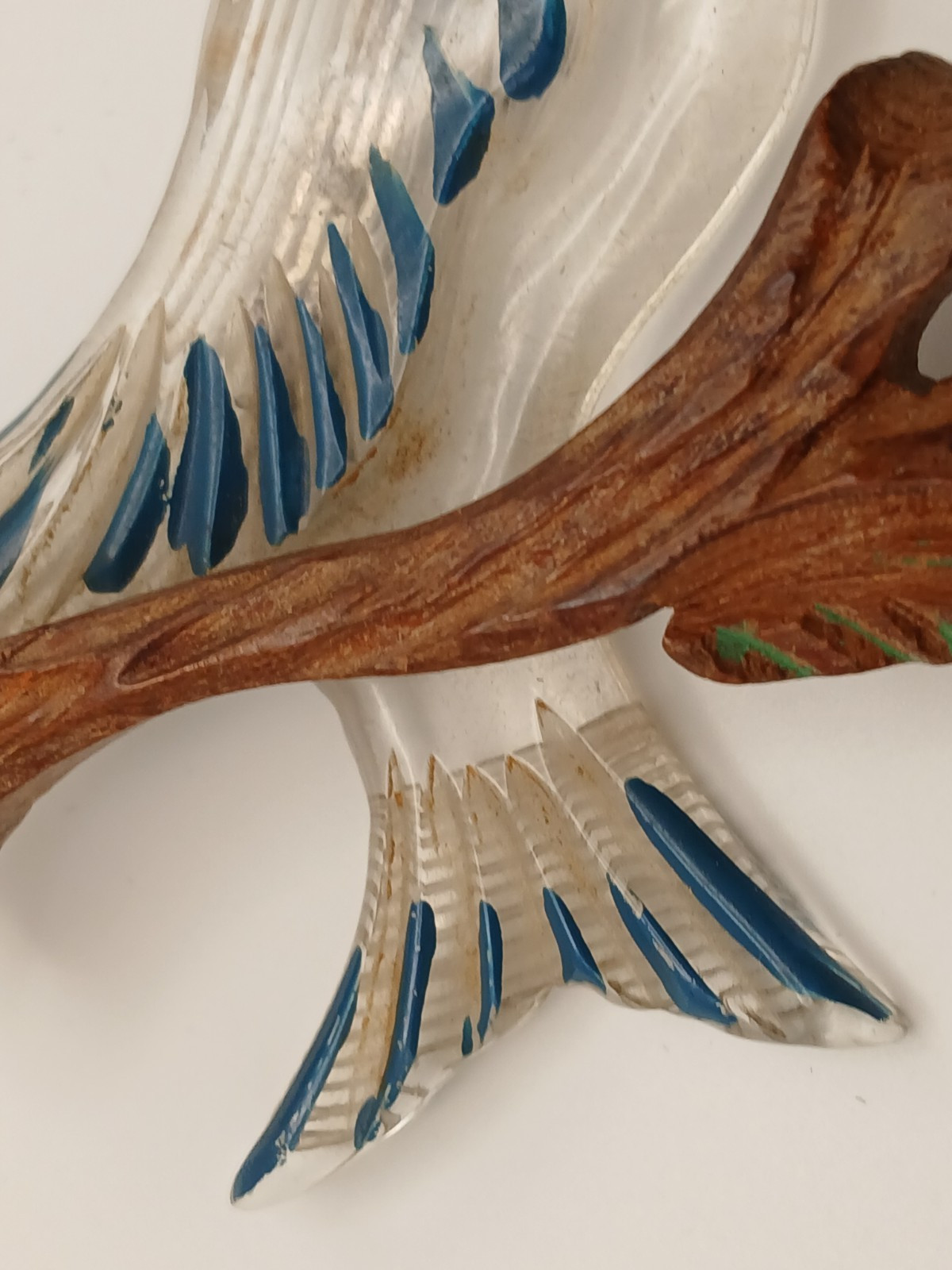 RARE VTG 1940’S CARVED LUCITE SINGING BIRD ON WOOD BRANCH PAINTED BROOCH