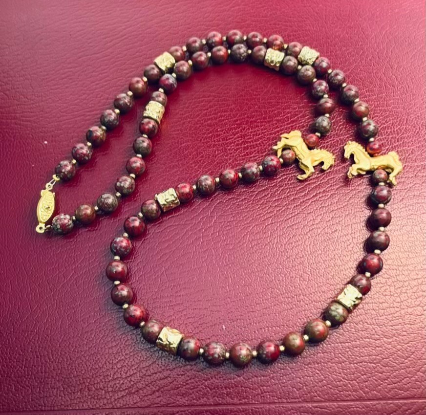 Horse Charms Necklace Gold Tone Metal Red Marbled Glass Beads Equestrian 26″