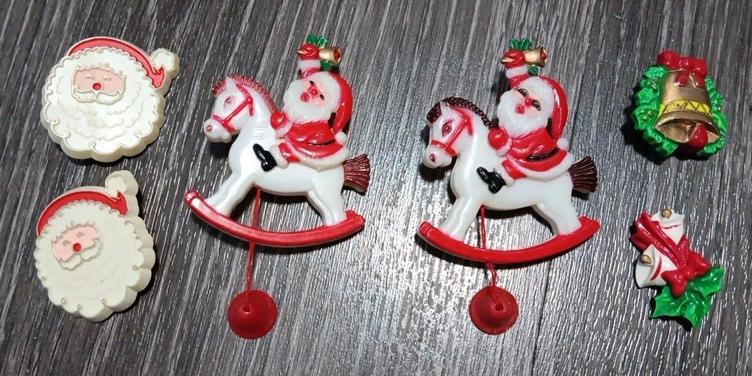 Vtg Christmas Pin Manual Pull String Plastic Santa Riding Rocking Horse MOVES