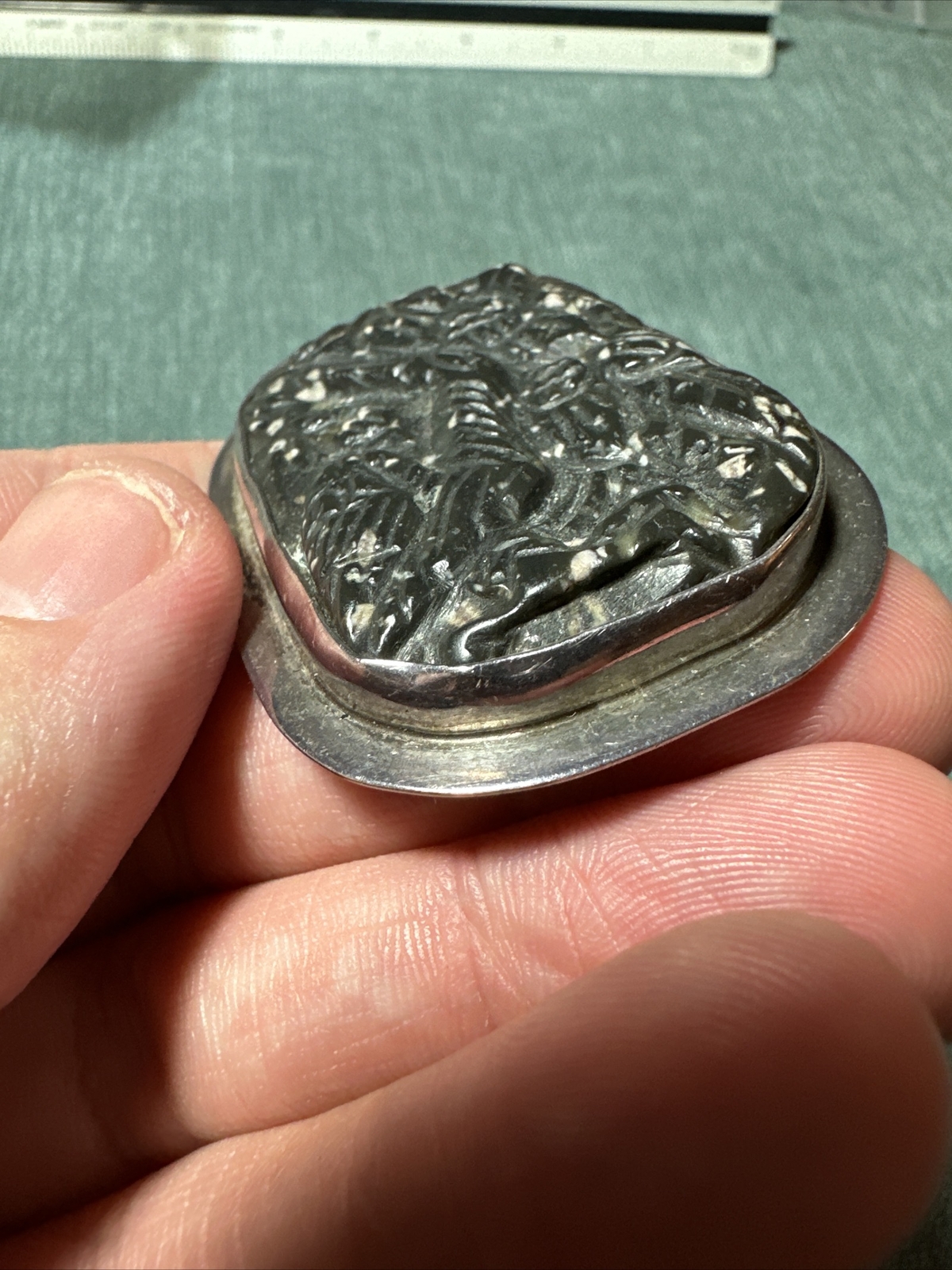 Vintage Amy Kahn Russell AKR Sterling Silver Carved Brooch Pendant