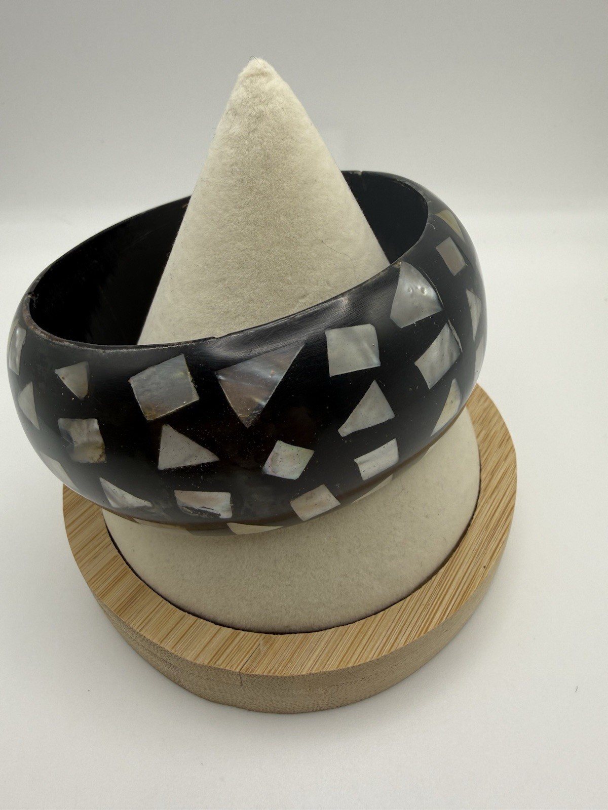 Vintage Bracelet Wood Shell Acrylic White Black Bangle