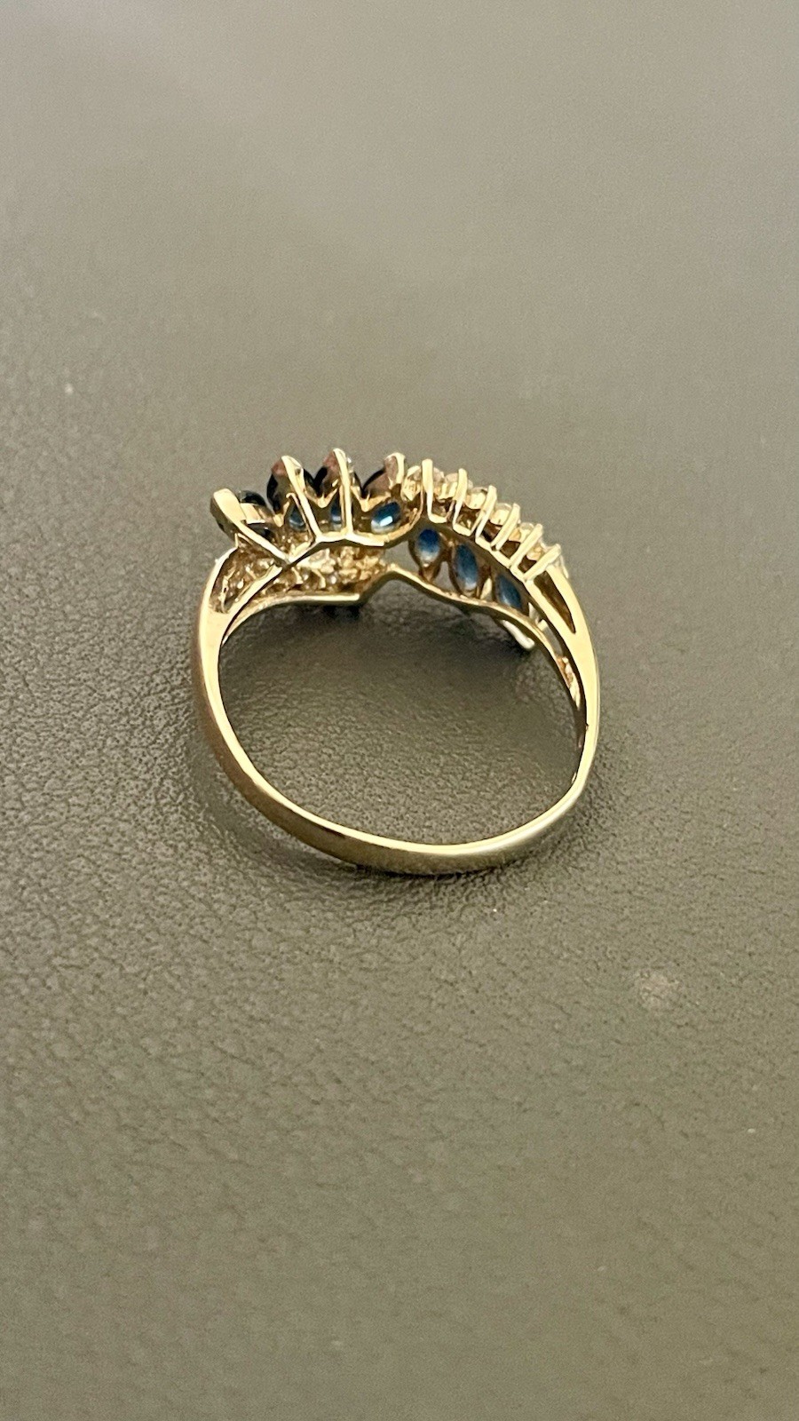 14KT Yellow Gold 0.12CTW Diamond & 1.20CTW Sapphire Ring. S8.25 (BU155)